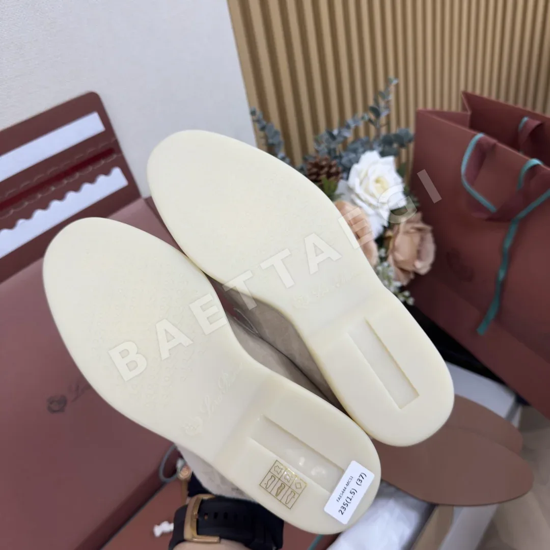 로로피아나 썸머워크 시어링 로퍼 상세 이미지 6