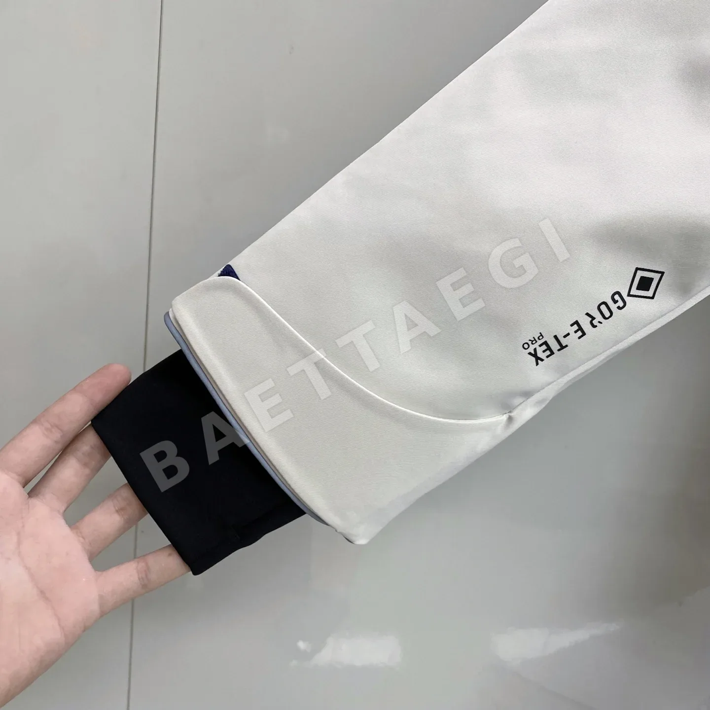 몽클레르 그레노블 벨크로 남성 패딩 재킷 상세 이미지 6