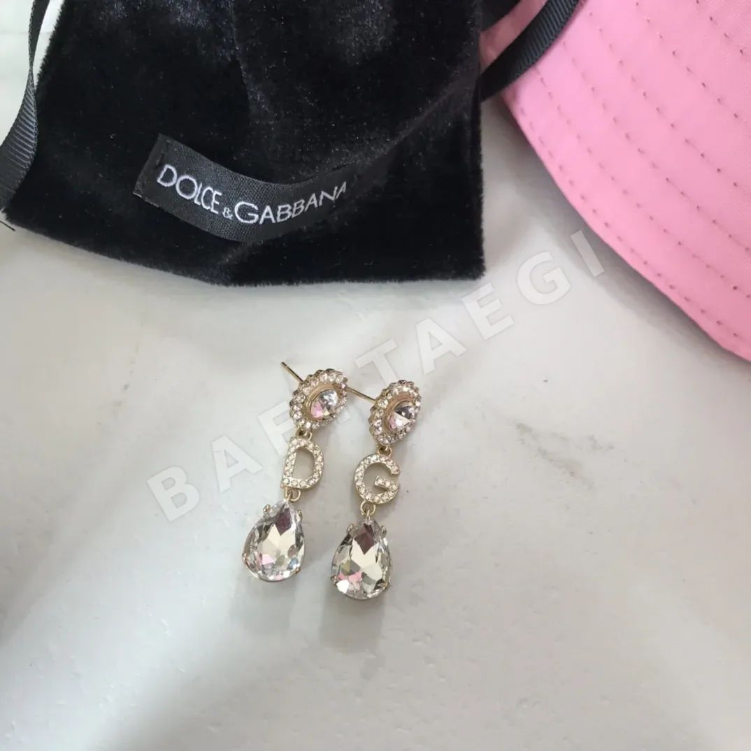 돌체앤가바나 크리스탈 장식 귀걸이 상세 이미지 5