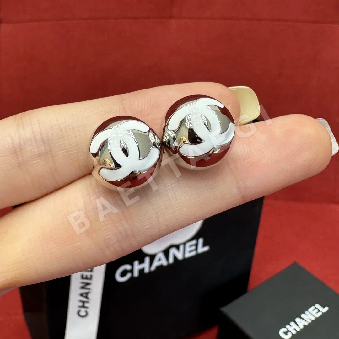 샤넬 25C 더블 C 메탈 스터드 귀걸이 178066