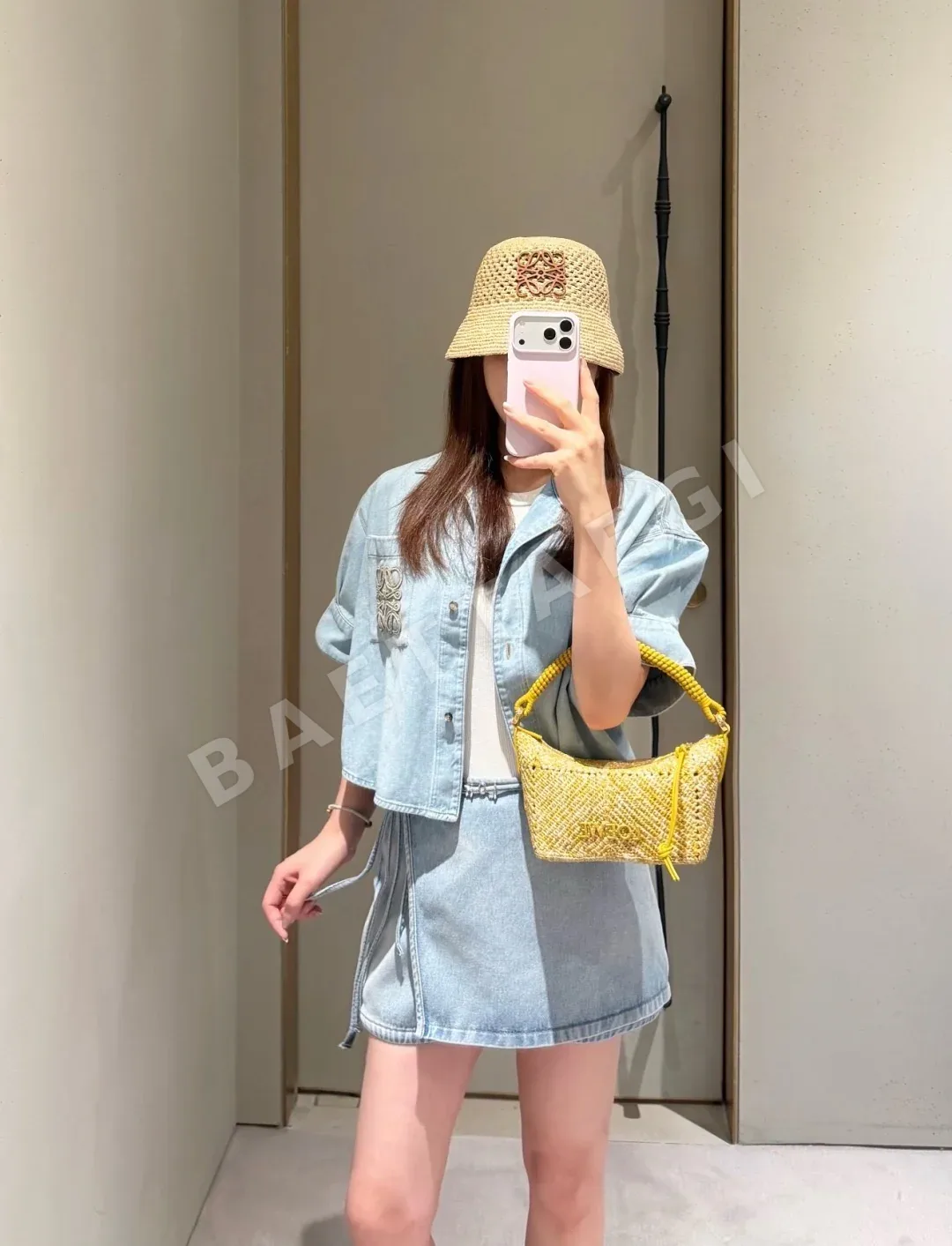 로에베 이비사 컬러 블록 자수 데님 반소매 셔츠 96705