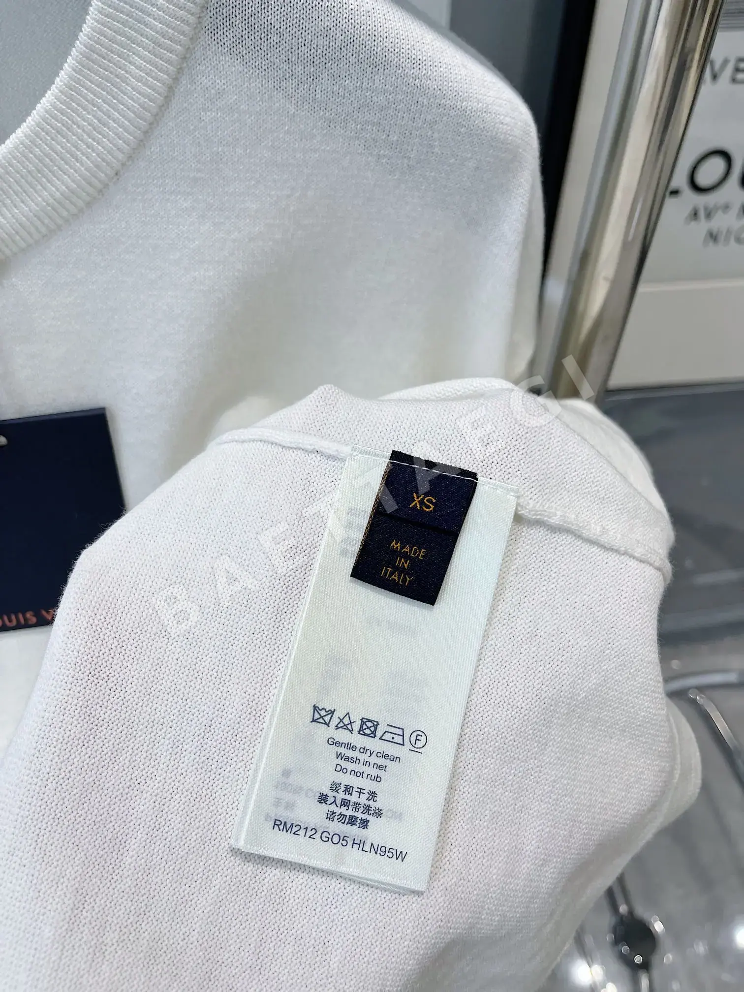 루이비통 니트 크루넥 반팔 티셔츠 상세 이미지 8