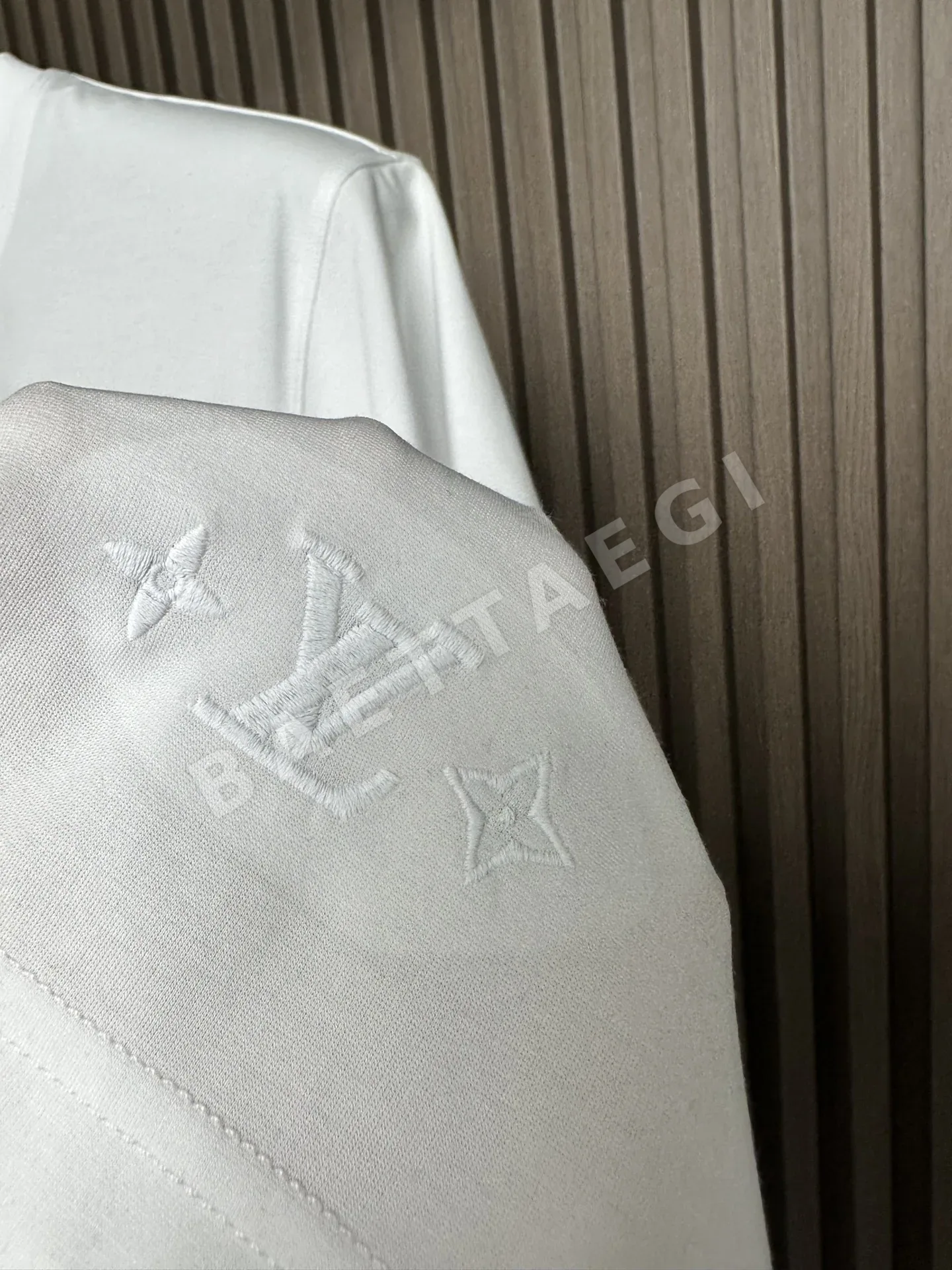 루이비통 페루산 피마코튼 크루넥 반팔 티셔츠 상세 이미지 8