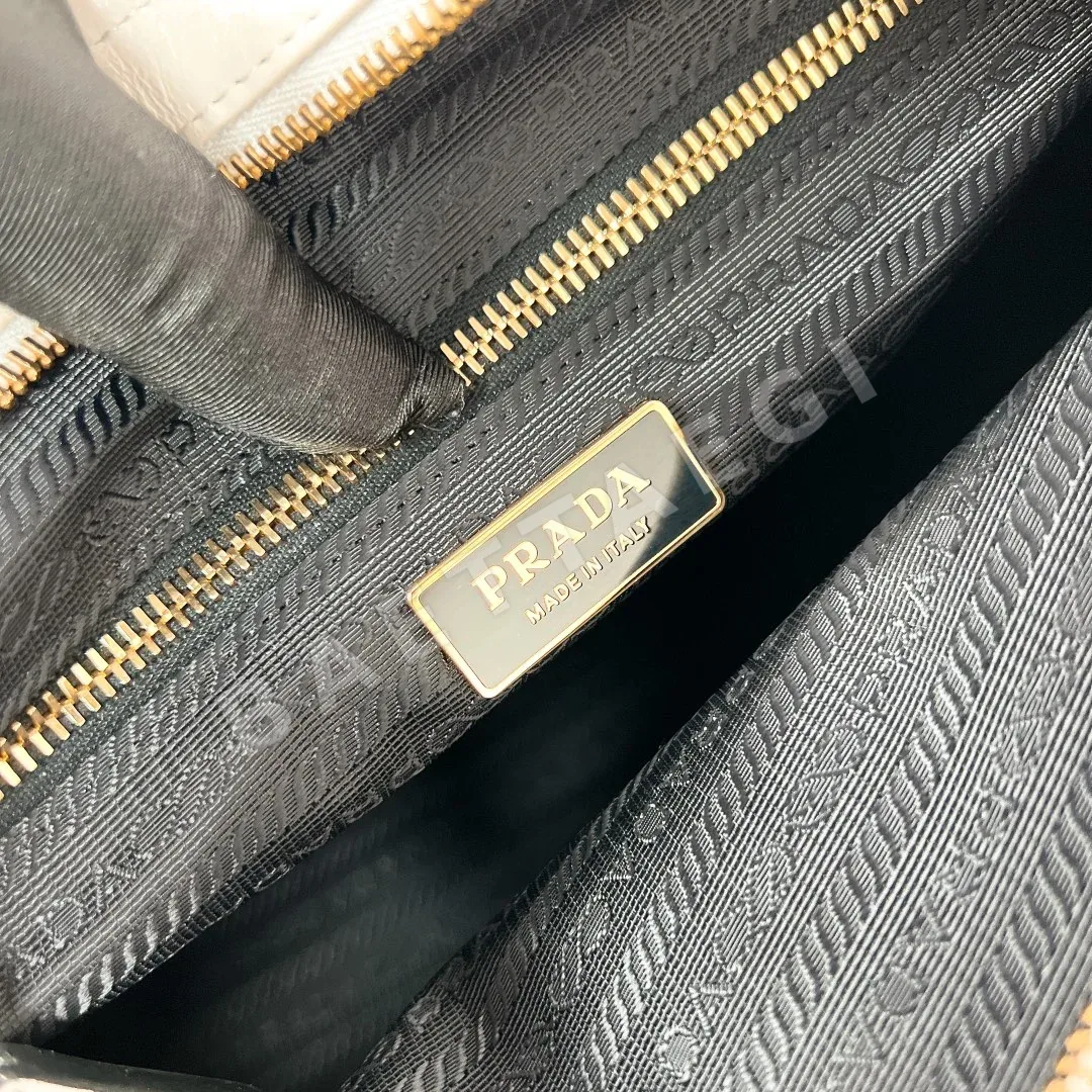 프라다 LuxSoft 빈티지 가죽 가방 1BA433 상세 이미지 9