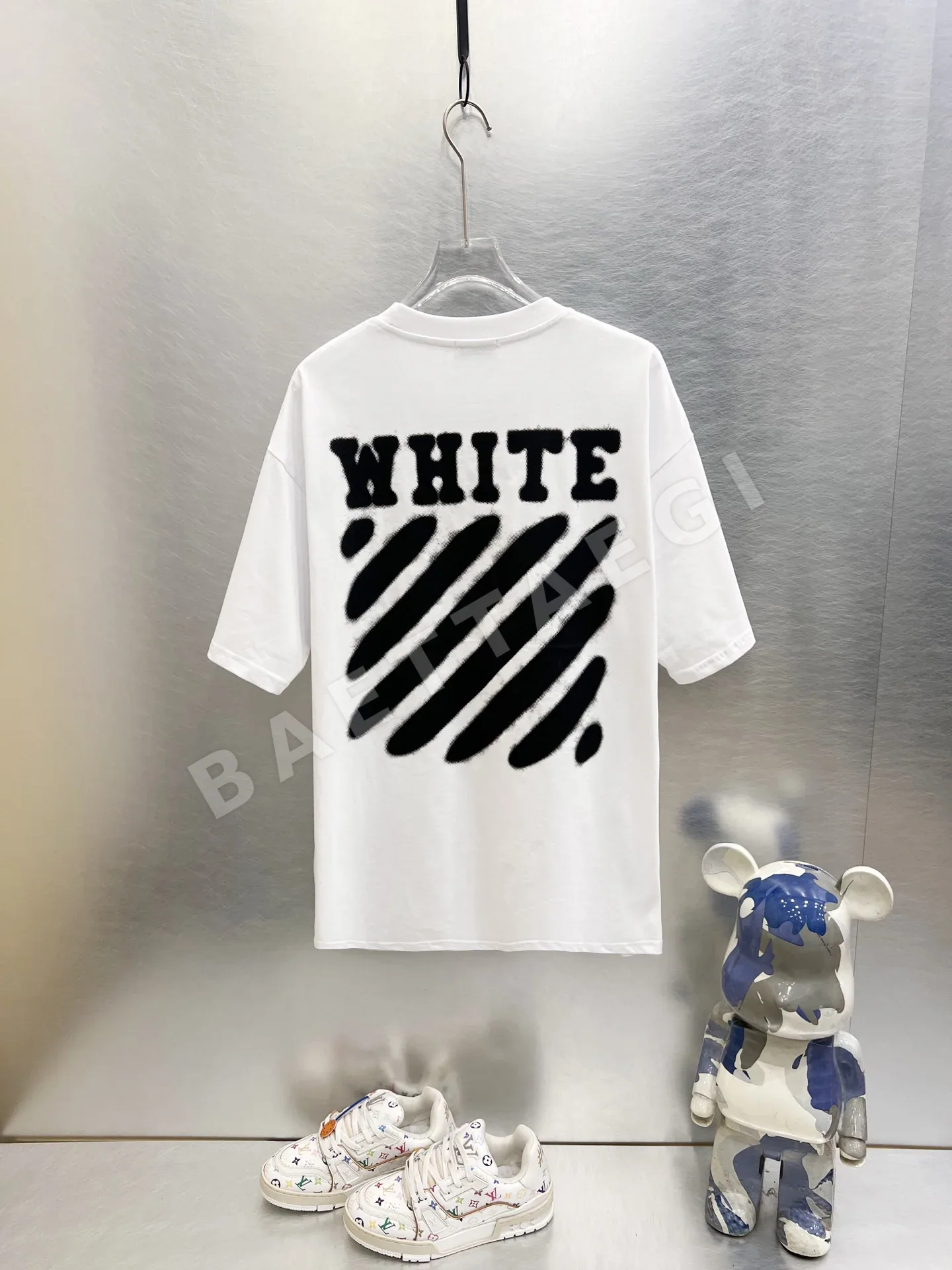 오프화이트 300 g 원단 남성 반팔 티셔츠 상세 이미지 3
