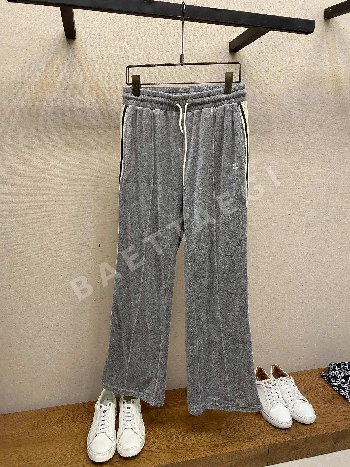 셀린느 개선문 자수 코튼 새틴 바지 166643