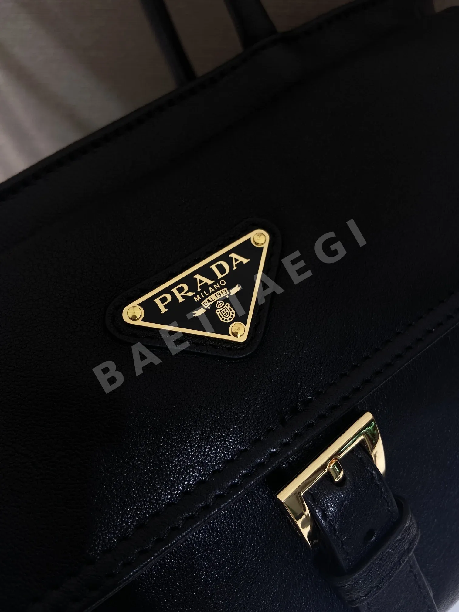 프라다 소프트 램스킨 숄더백 1BG596 상세 이미지 7