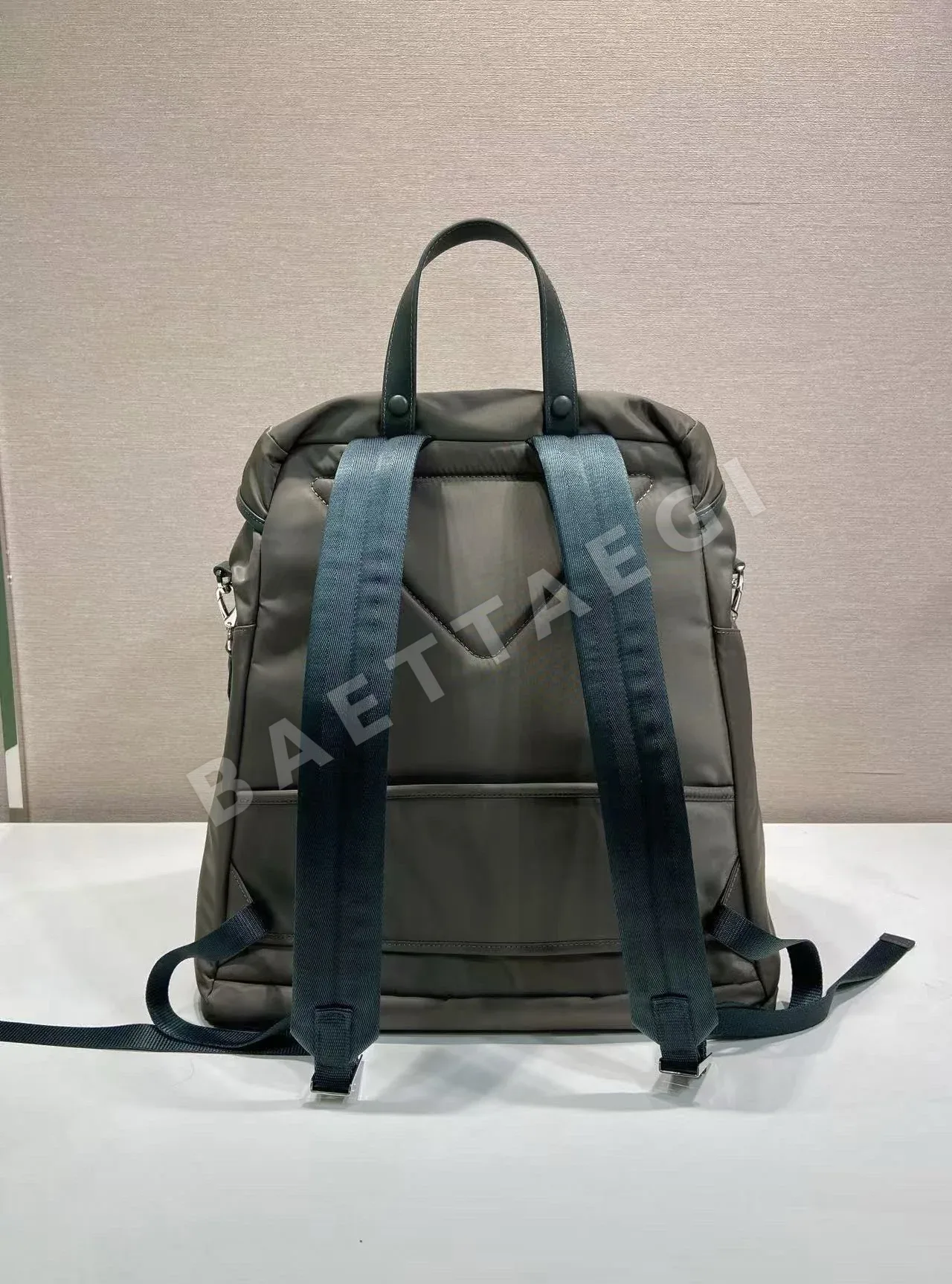 프라다 나일론 숄더백 2VZ108 A 상세 이미지 4