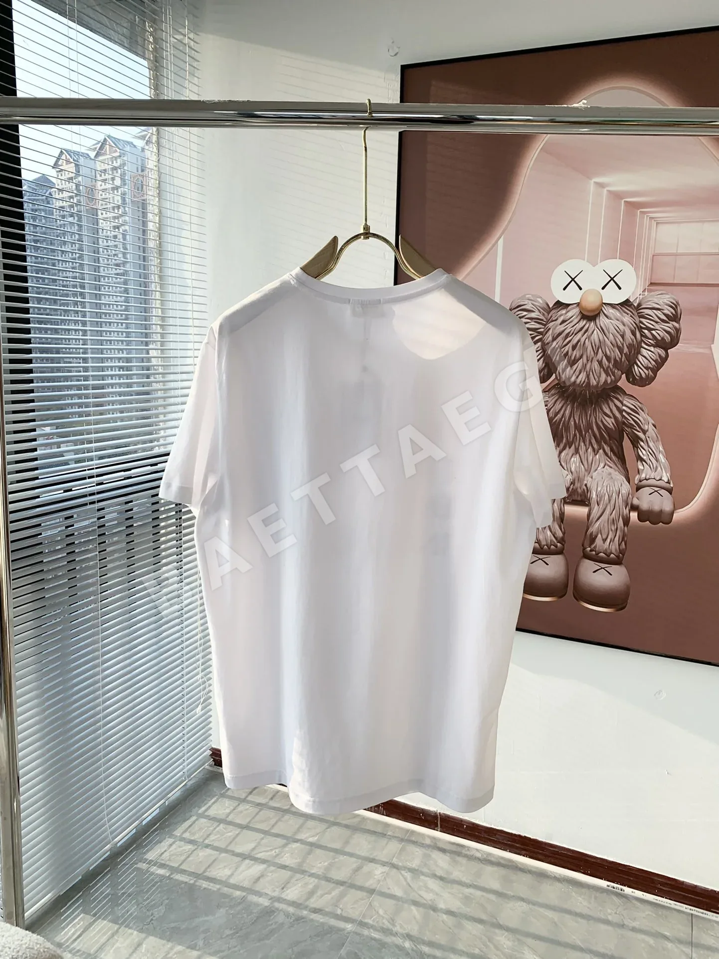 셀린느 로고 프린트 여성 반팔 티셔츠 상세 이미지 4