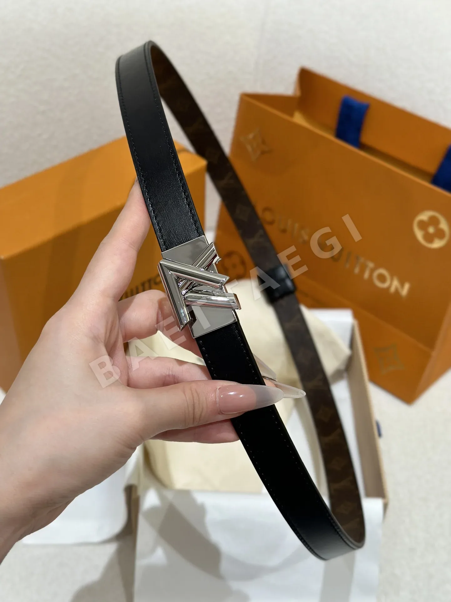 루이비통 LV GO-14 메탈 버클 여성 벨트 상세 이미지 3