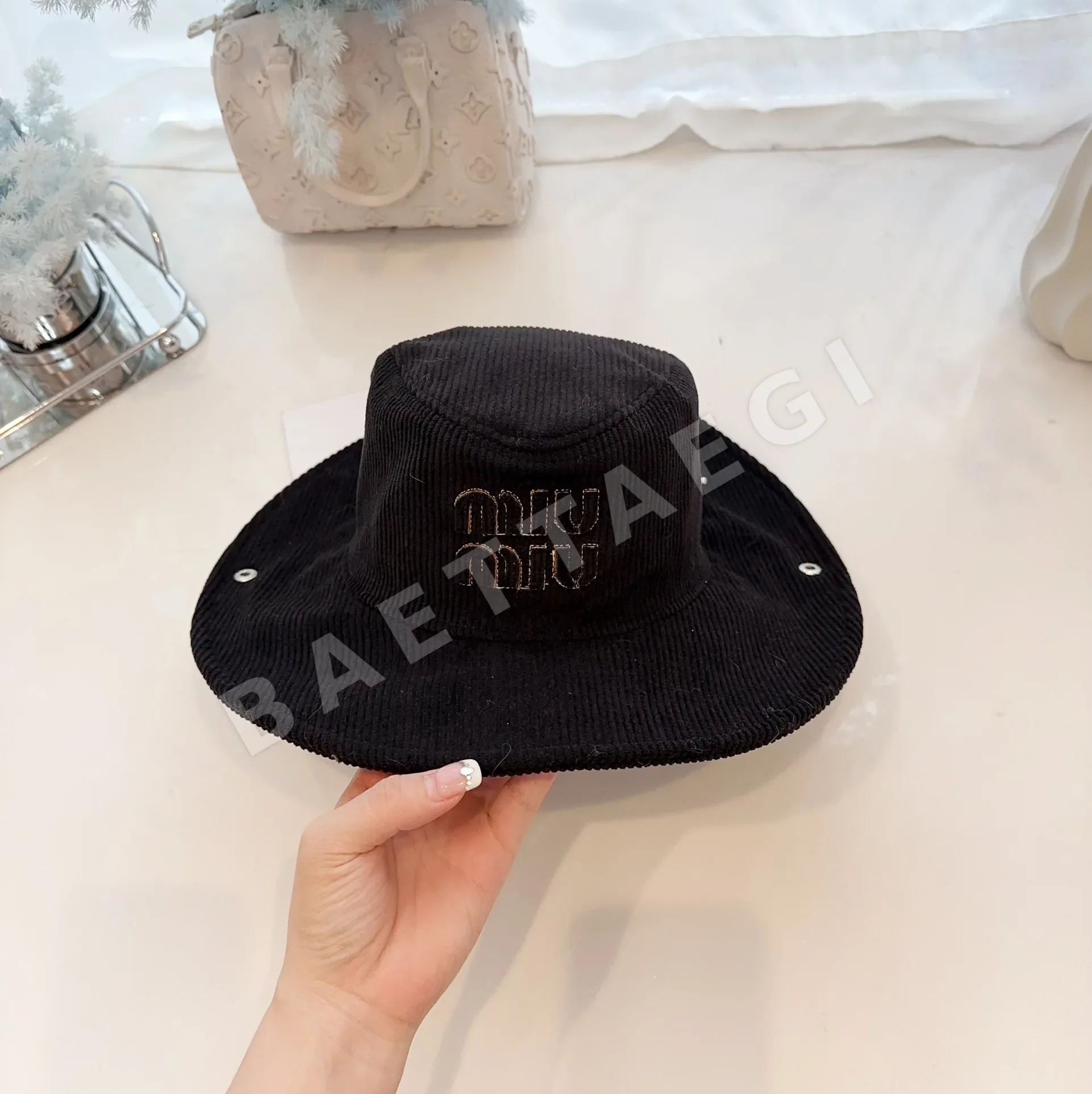 미우미우 모자 81154 Miu Miu Cap 상세 이미지 2