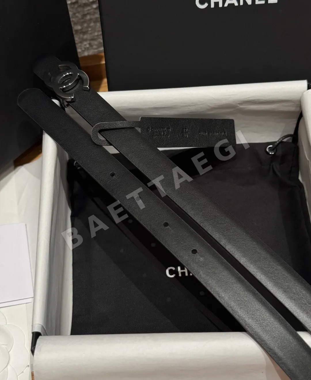 샤넬 더블 C 메탈 클라스프 양면 송아지가죽 벨트 상세 이미지 4