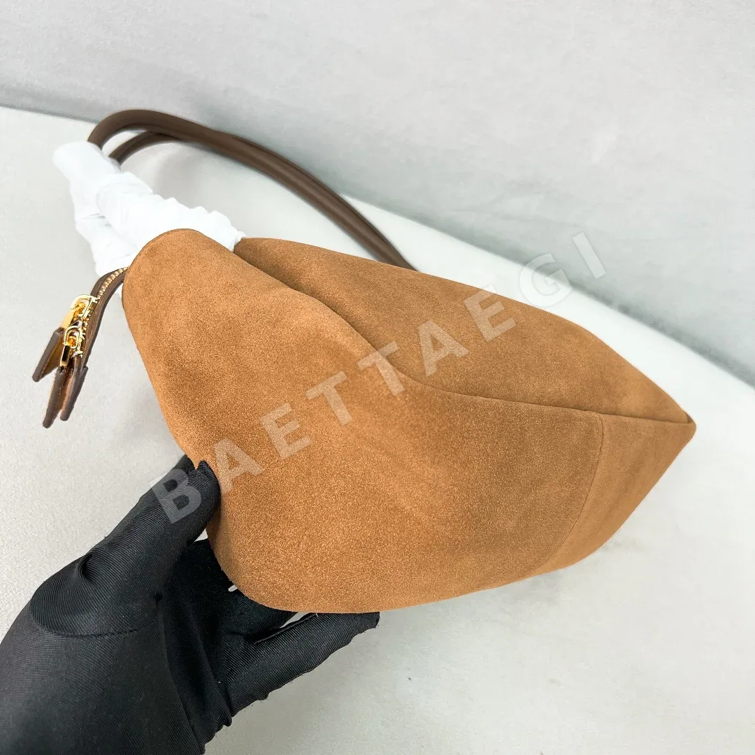 프라다 스웨이드 소프트 그레인 호보백 1BA444 상세 이미지 7