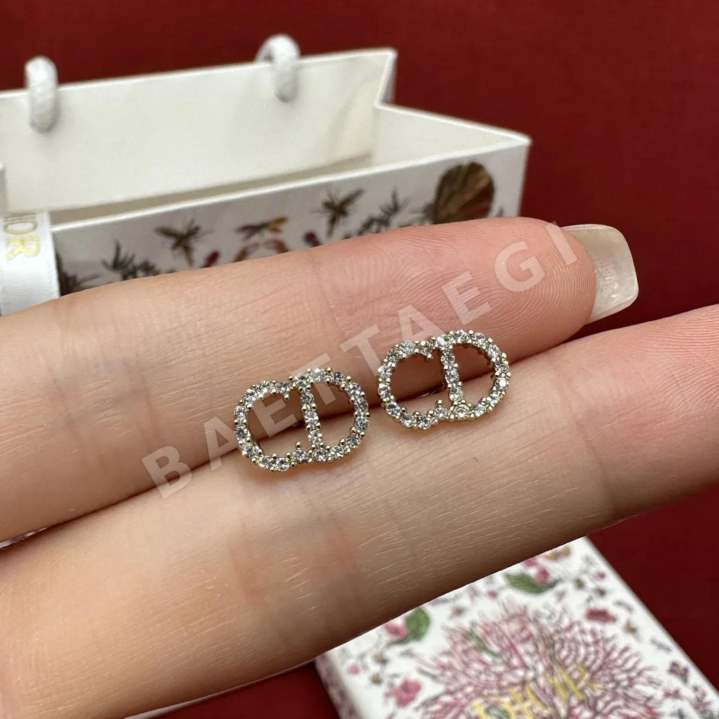 디올 클레어 D 룬 다이아몬드 스터드 귀걸이 178772