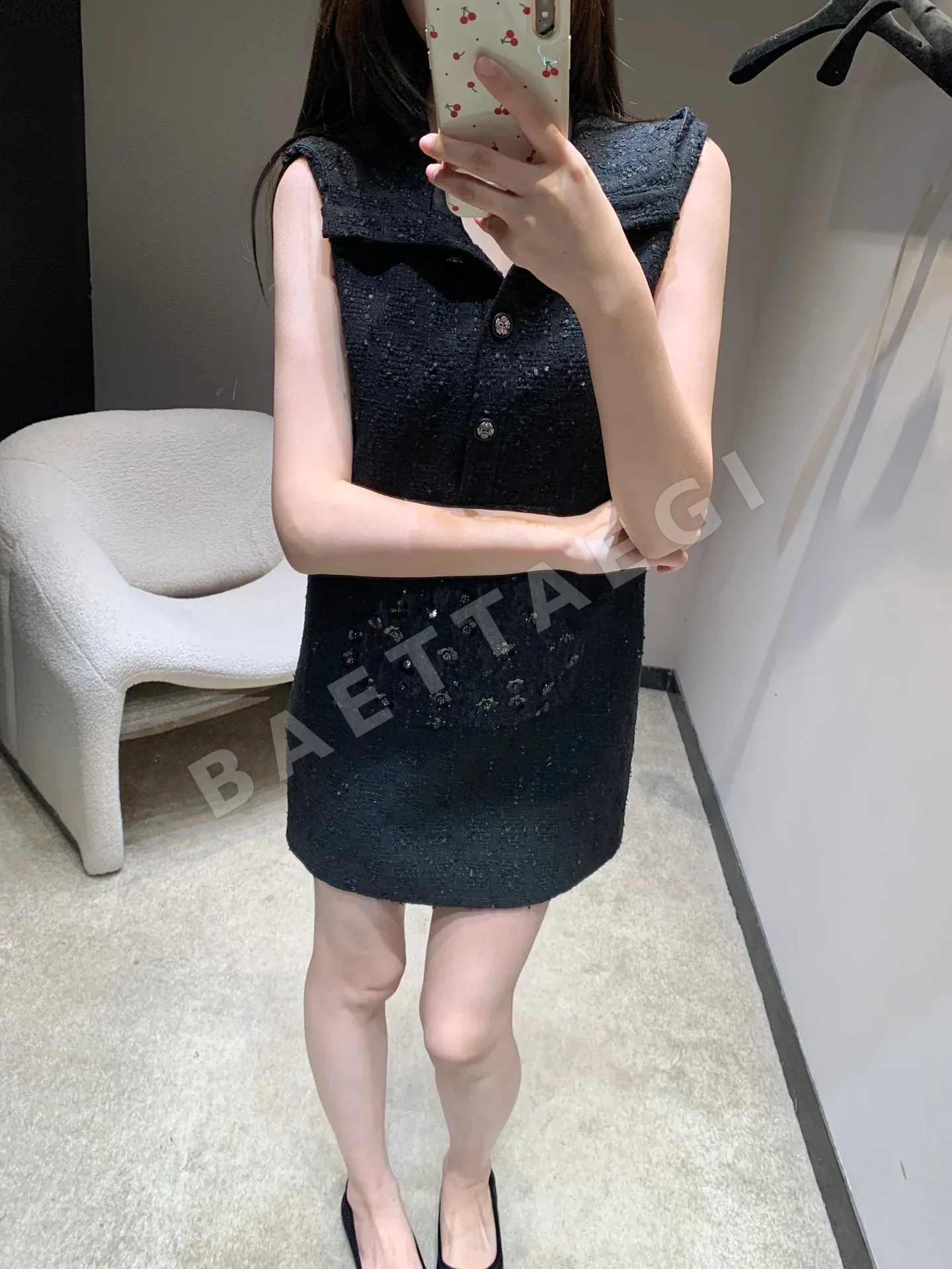 샤넬 네이비 카라 비즈 장식 트위드 후드 슬리브리스 원피스 상세 이미지 8