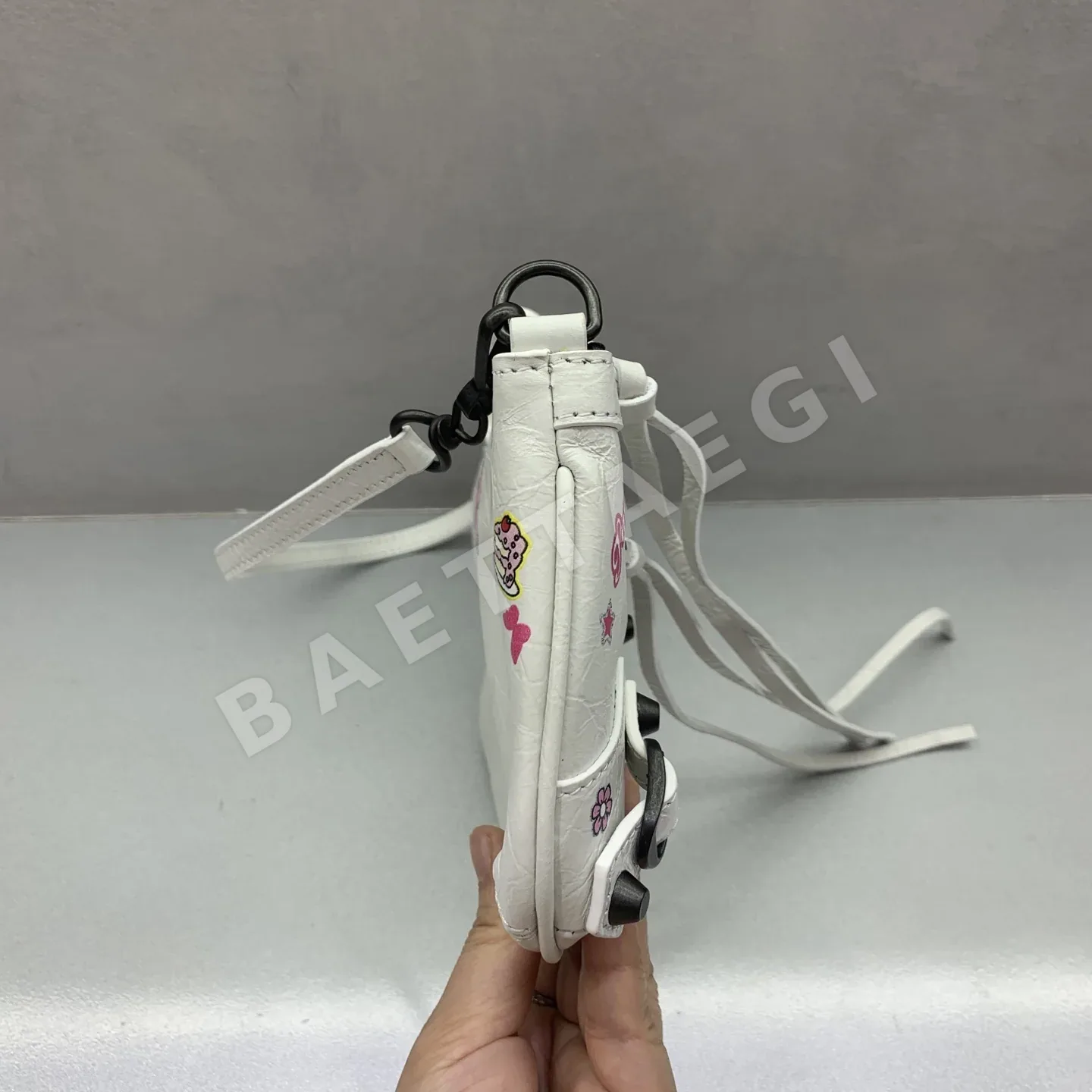 발렌시아가 화이트 그래피티 르 시티 미니 숄더백 상세 이미지 3