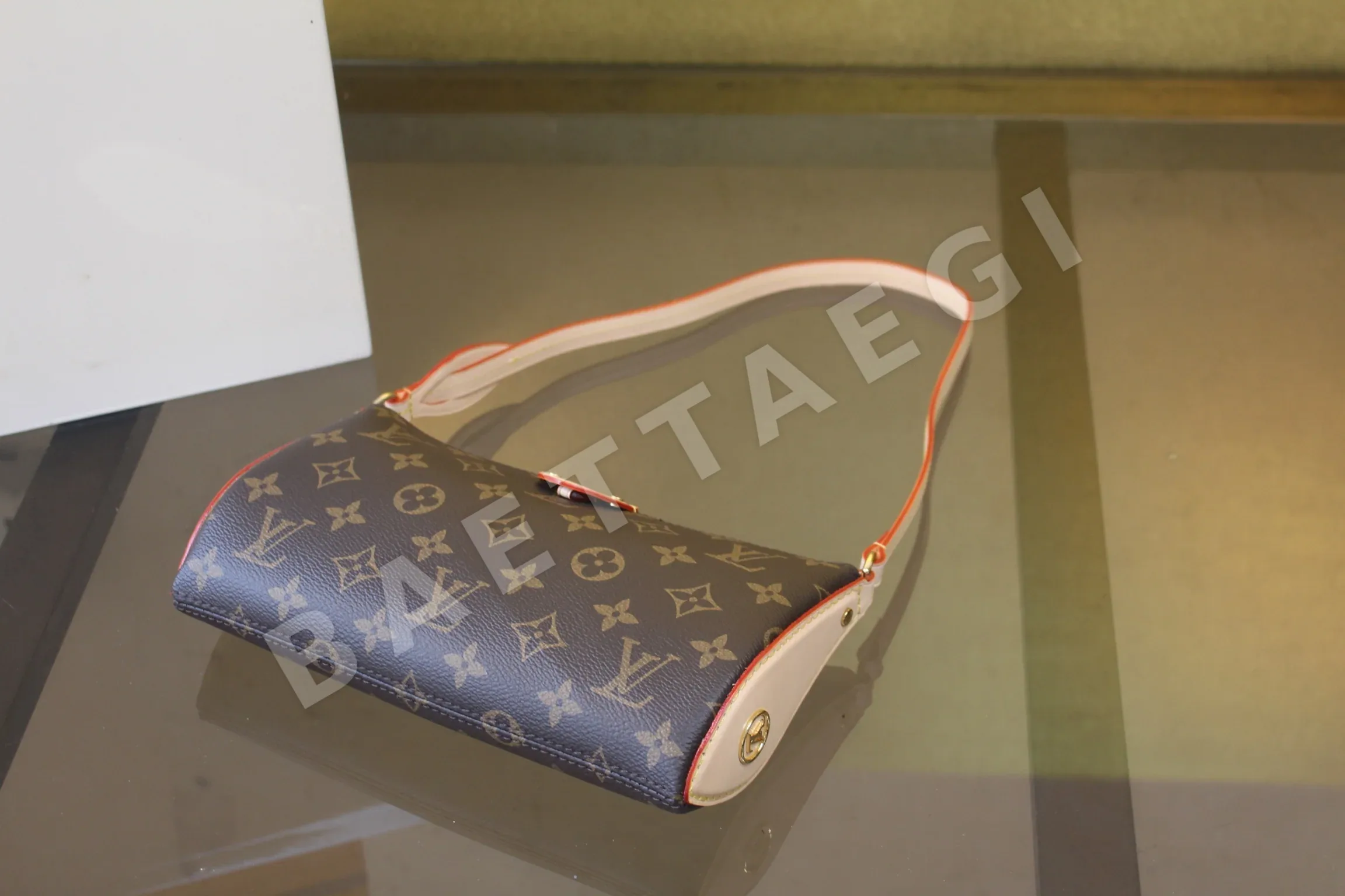 루이비통 모노그램 포쉐트 티레트 숄더백 M47123 상세 이미지 2