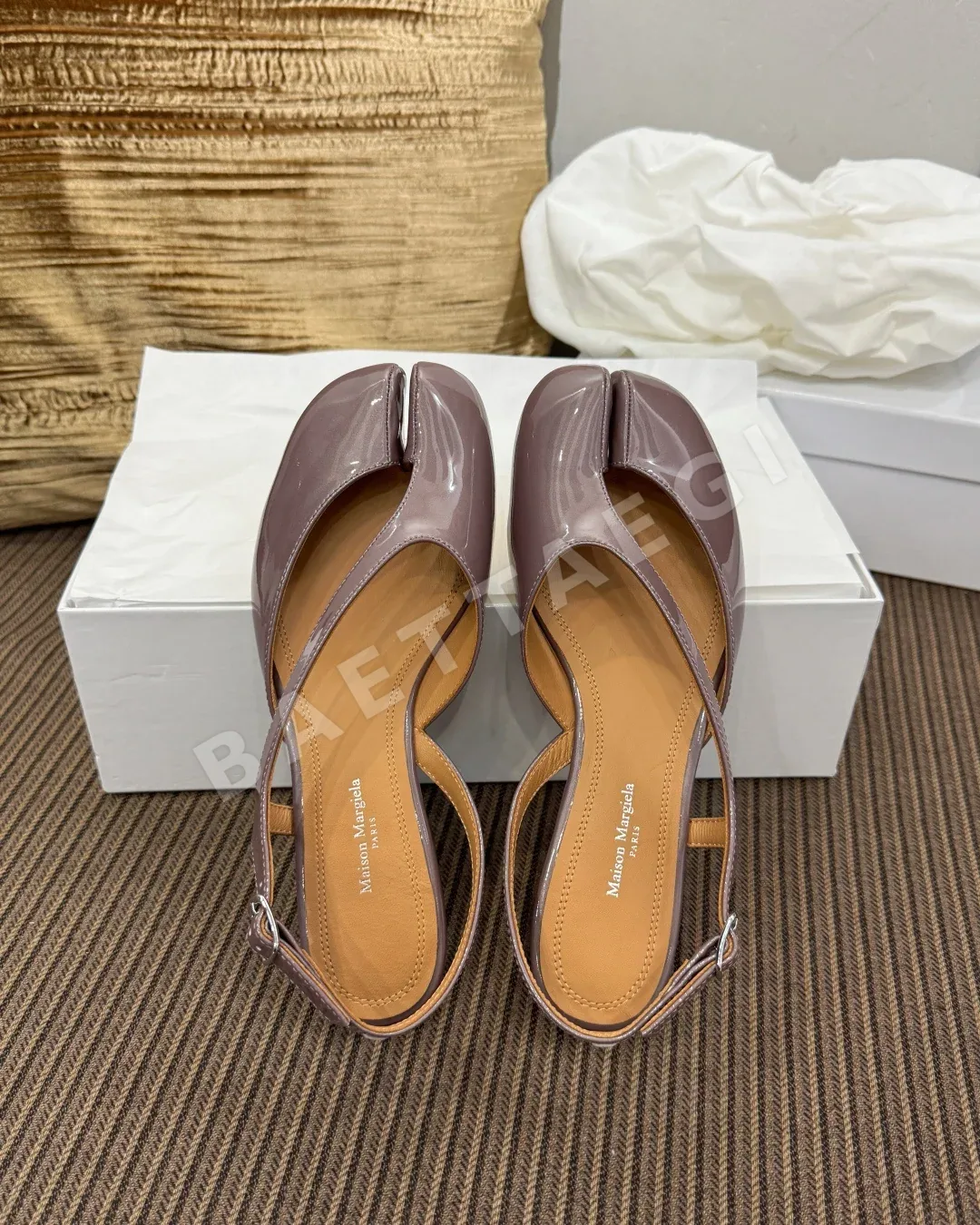 마르지엘라 MM6 스플릿 토 샌들 24047