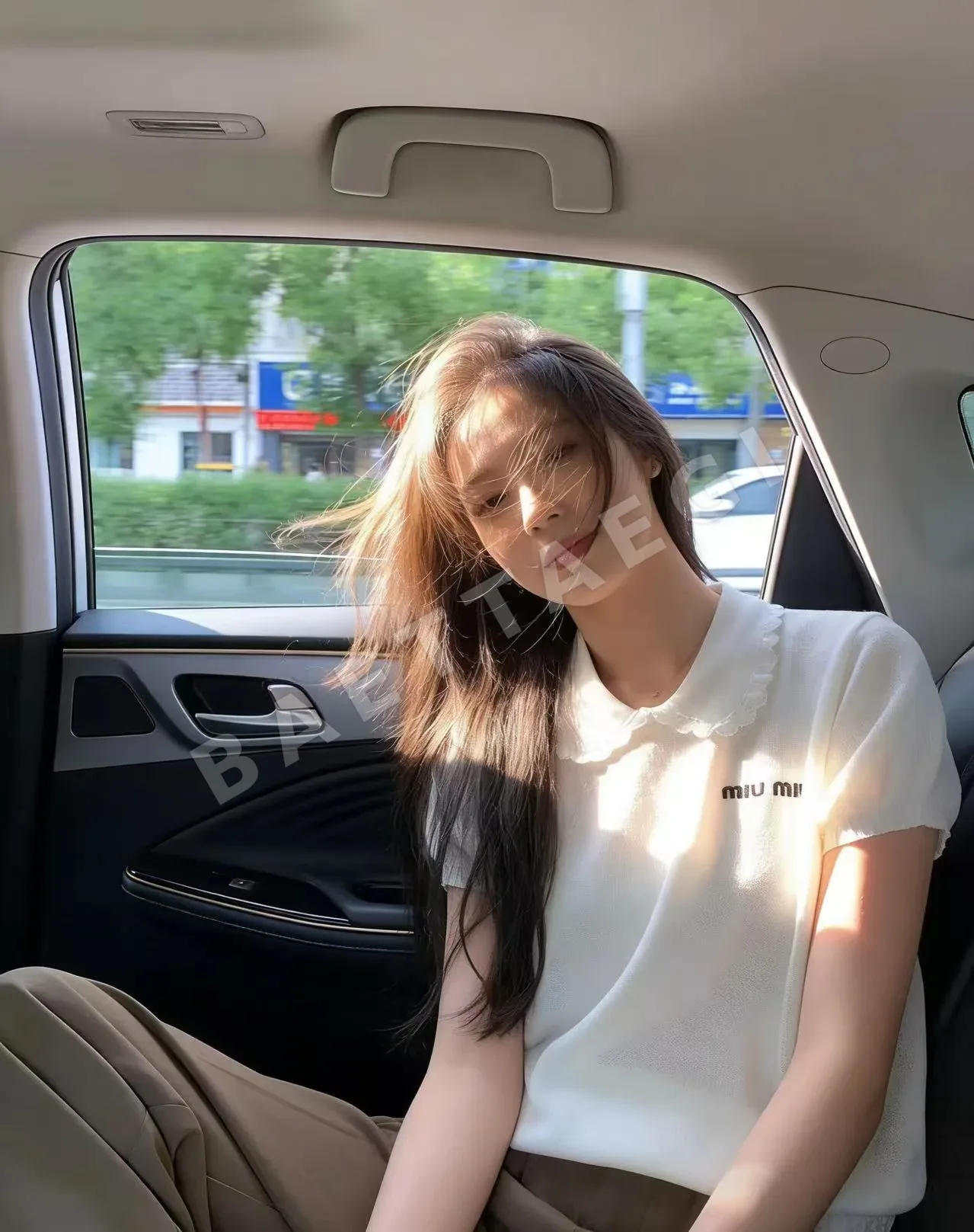 미우미우 피터팬 카라 레이스 니트 여성 반팔 52364
