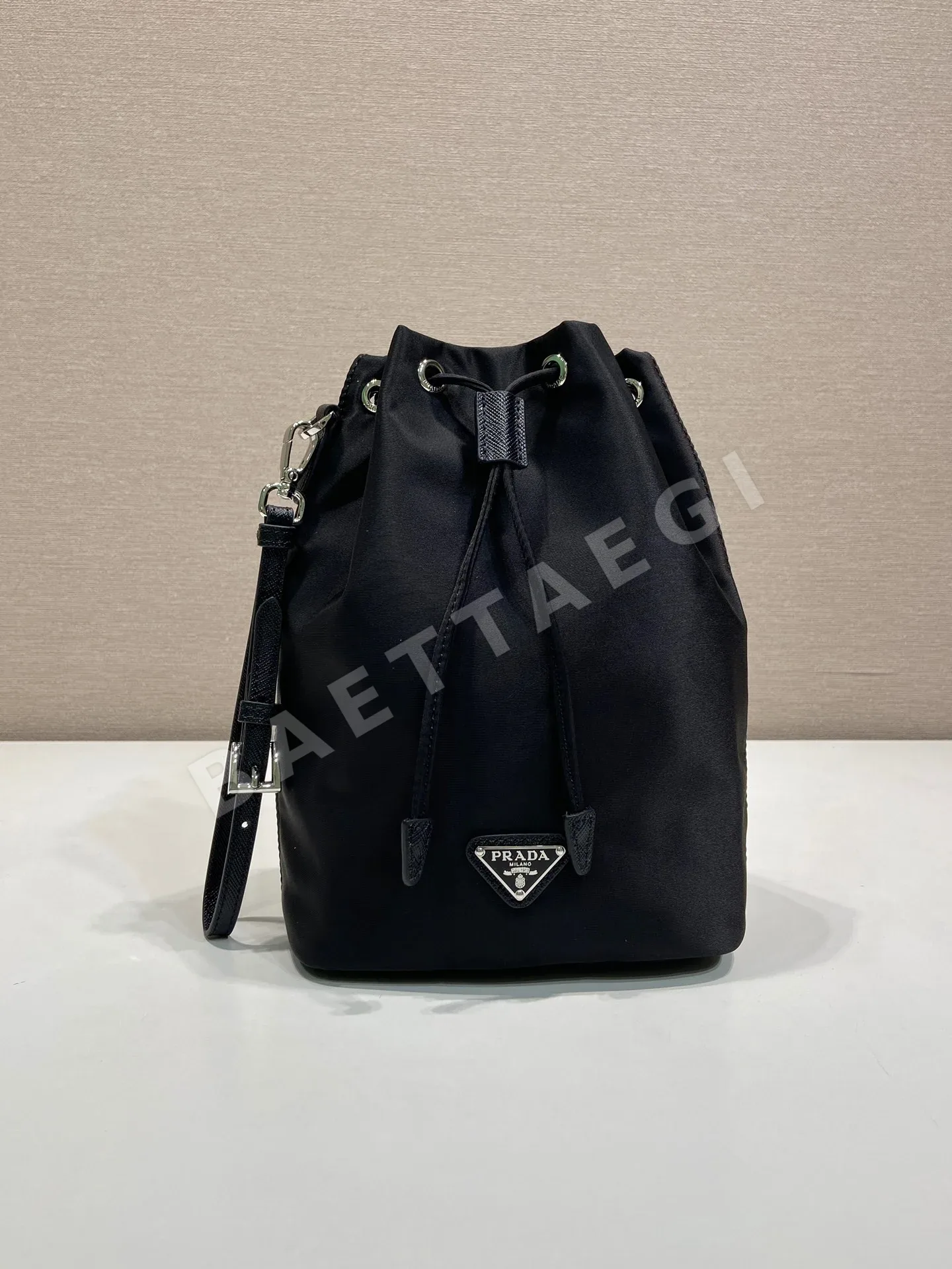 프라다 나일론 클러치백 67949