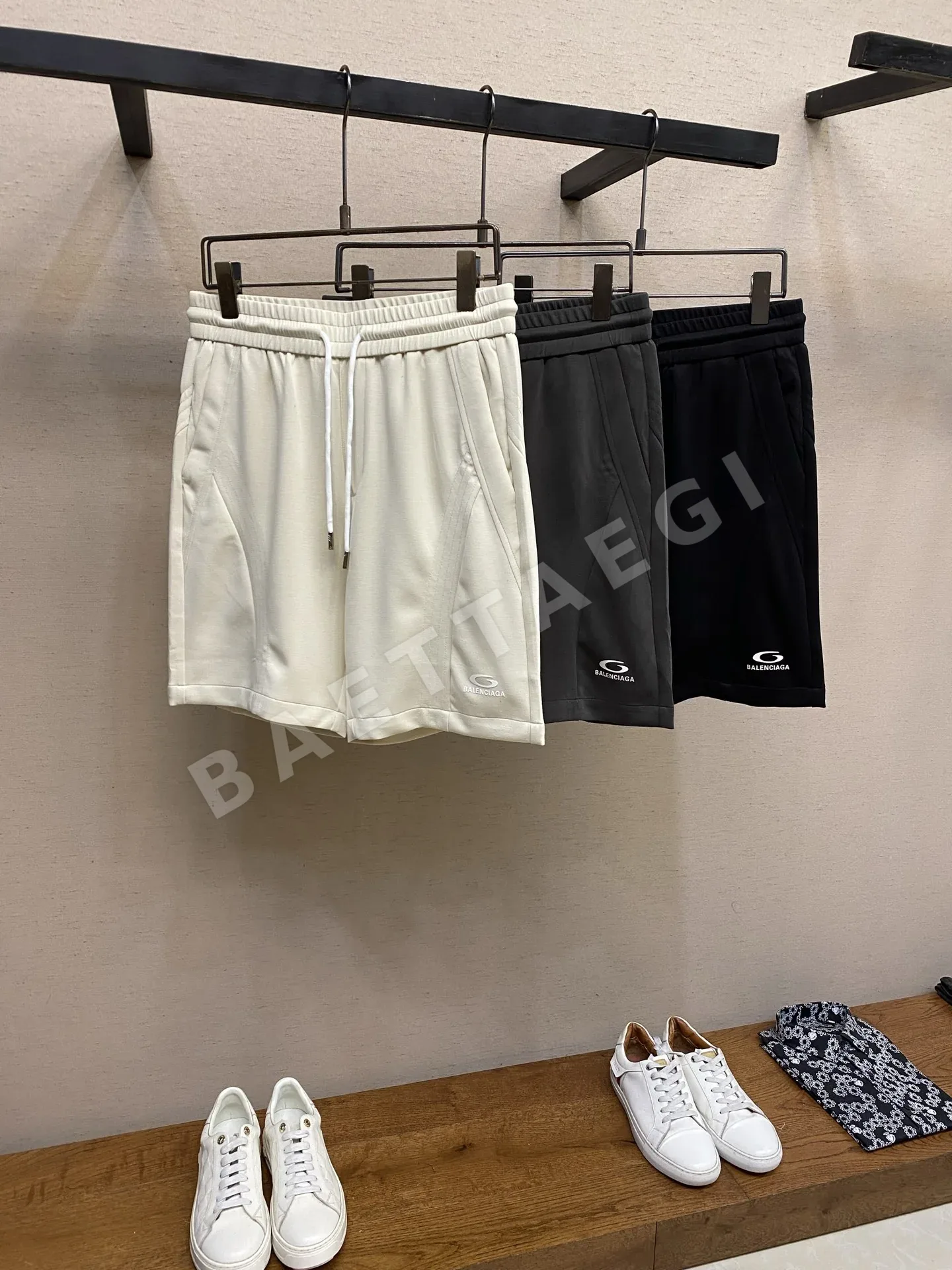 발렌시아가 남성 캐주얼 반바지 상세 이미지 3