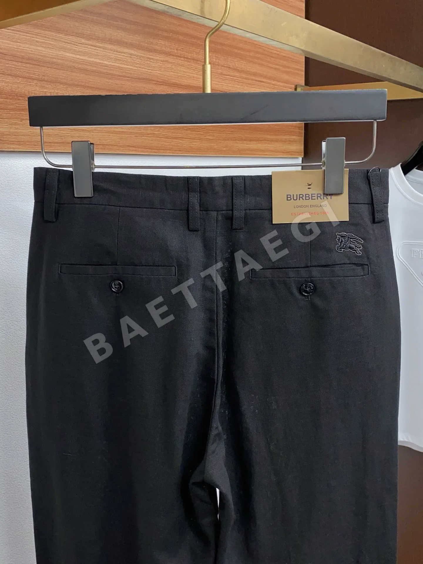 버버리 워시드 데님 남성 바지 상세 이미지 9