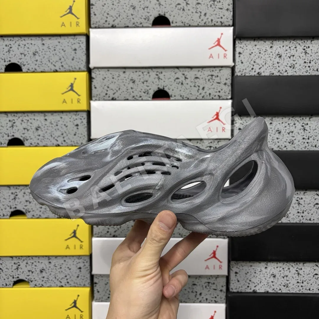 아디다스 [LW] 이지 폼 RNR MX IE4931 200635 Adidas Yeezy Foam RNR MX Granite 상세 이미지 8