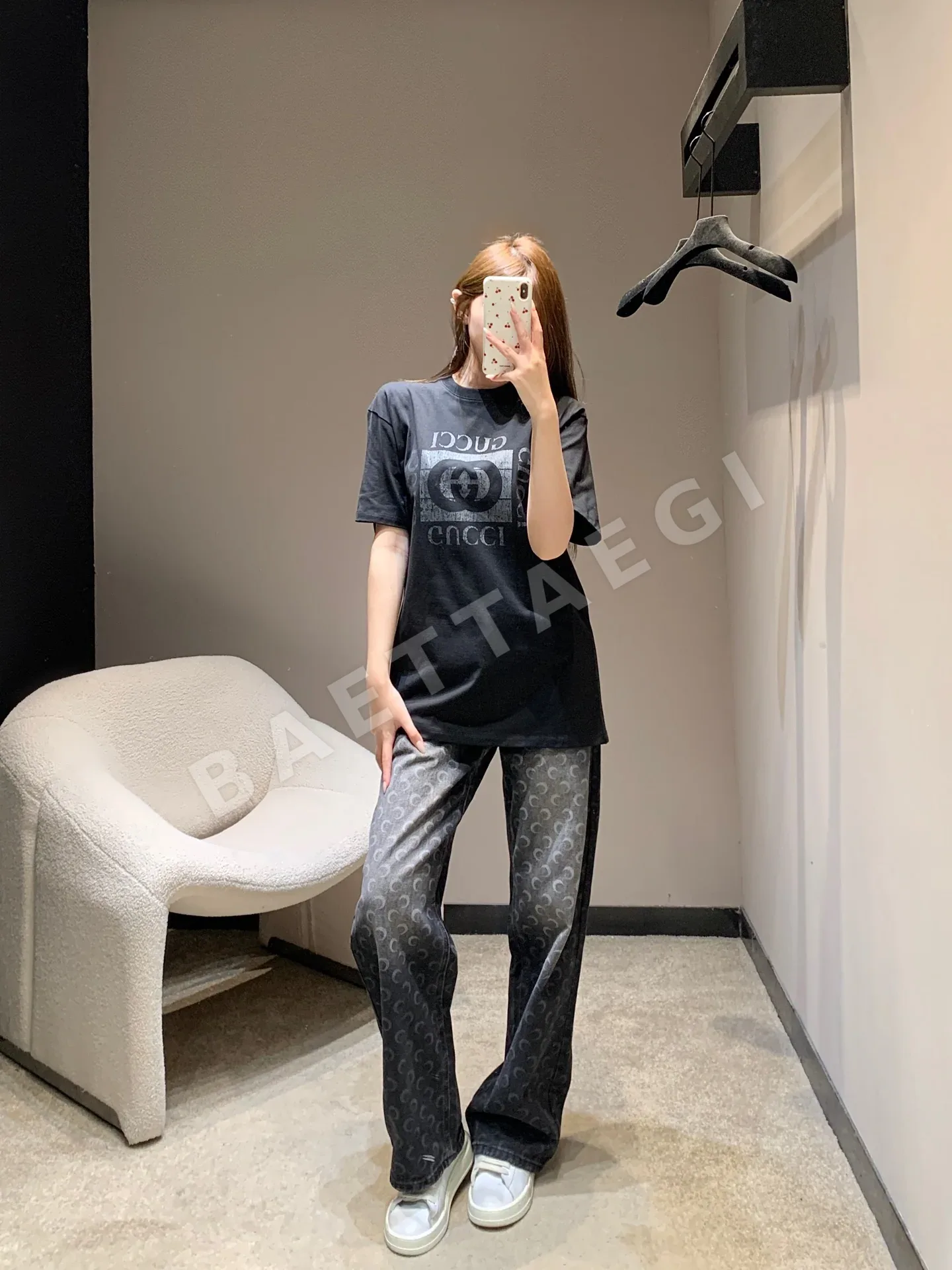 구찌 레터 스퀘어 프린트 크루넥 반팔 티셔츠 상세 이미지 6