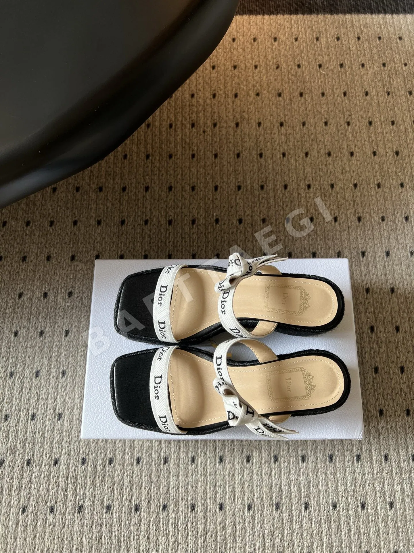 디올 보우타이 스트랩 웨지 샌들 상세 이미지 6
