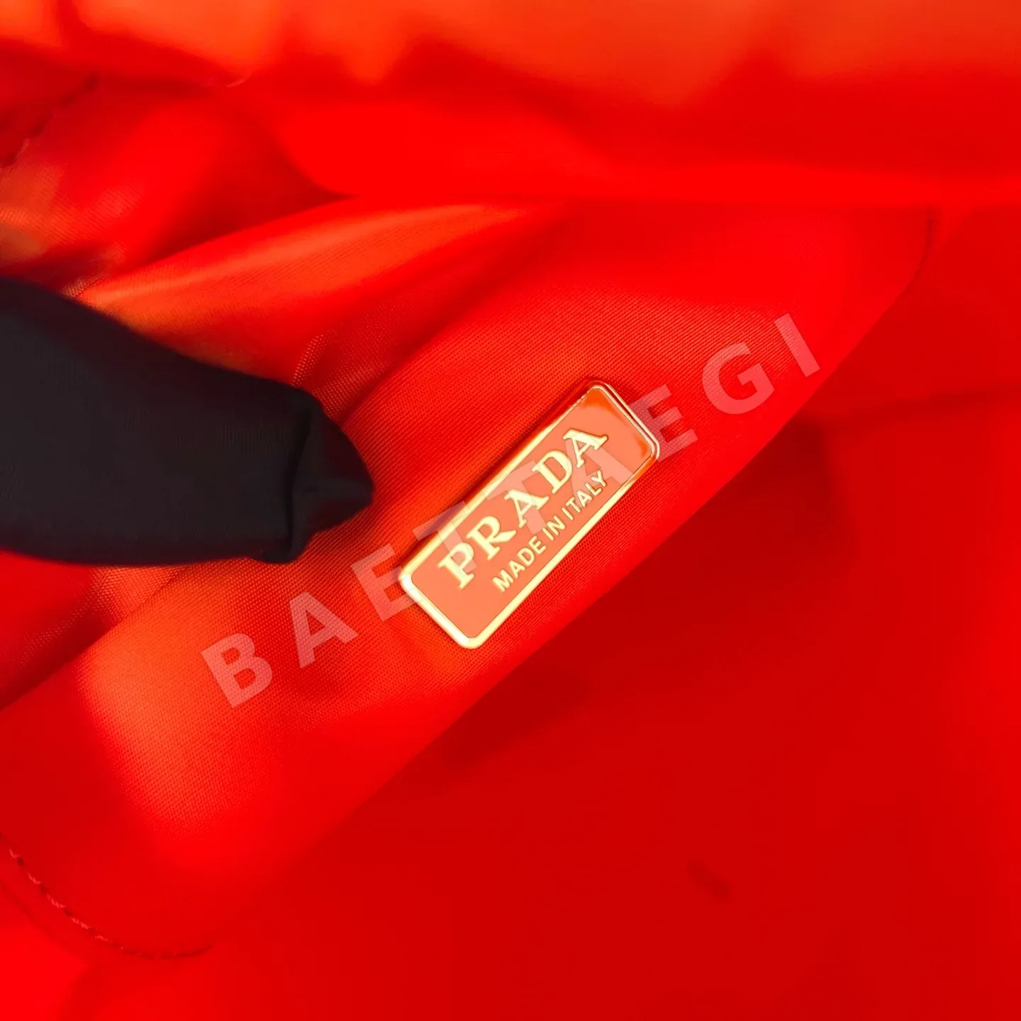 프라다 나일론 드로스트링 클러치 가방 오렌지 1NK001 상세 이미지 9