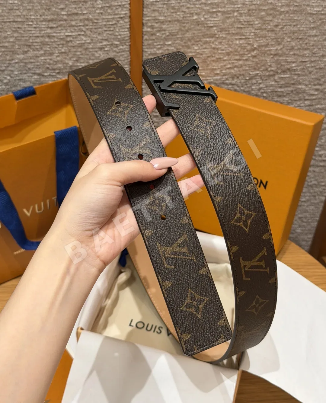 루이비통 이니셜 40mm 리버시블 벨트 상세 이미지 5