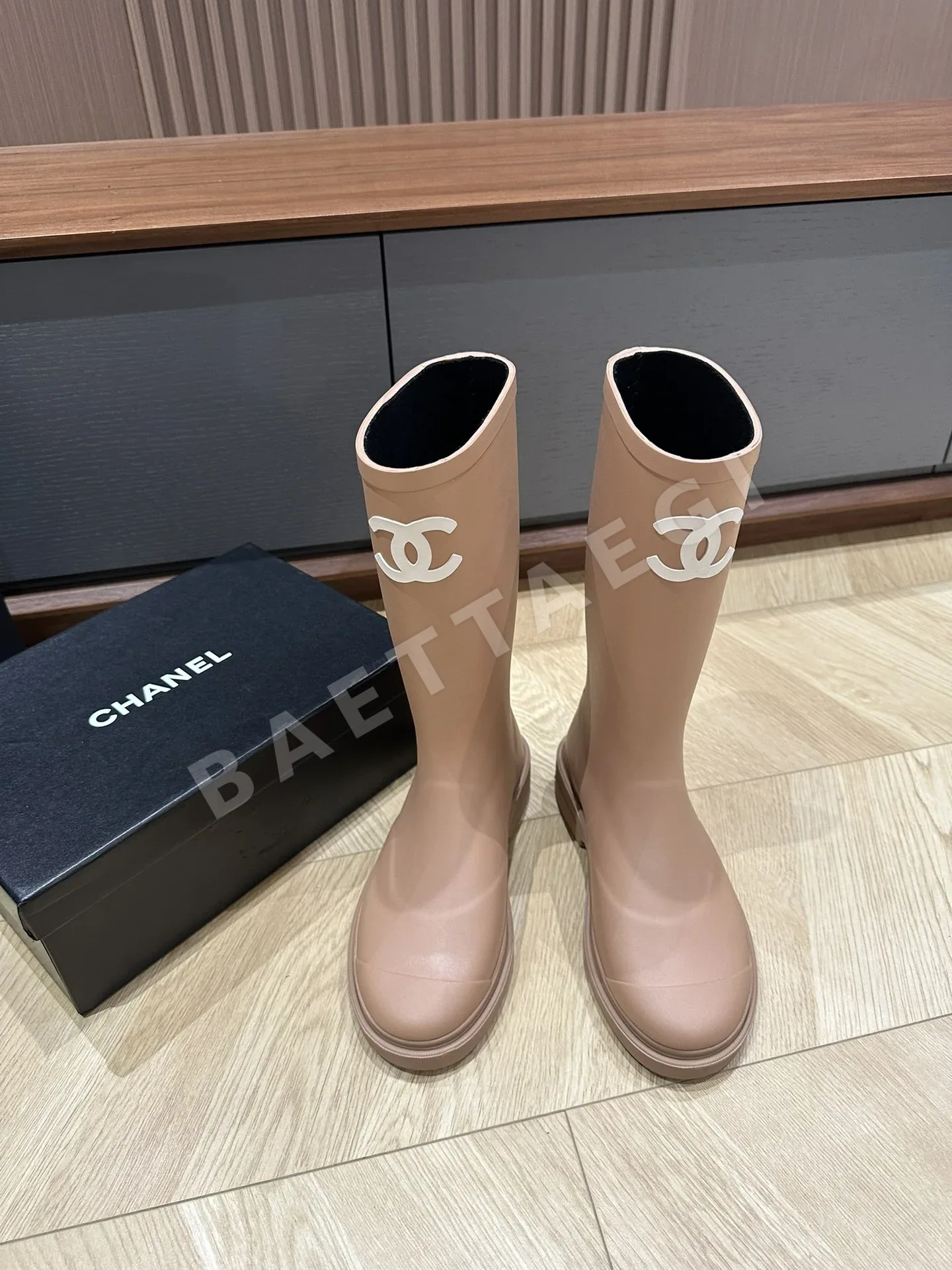 샤넬 레인부츠 85214