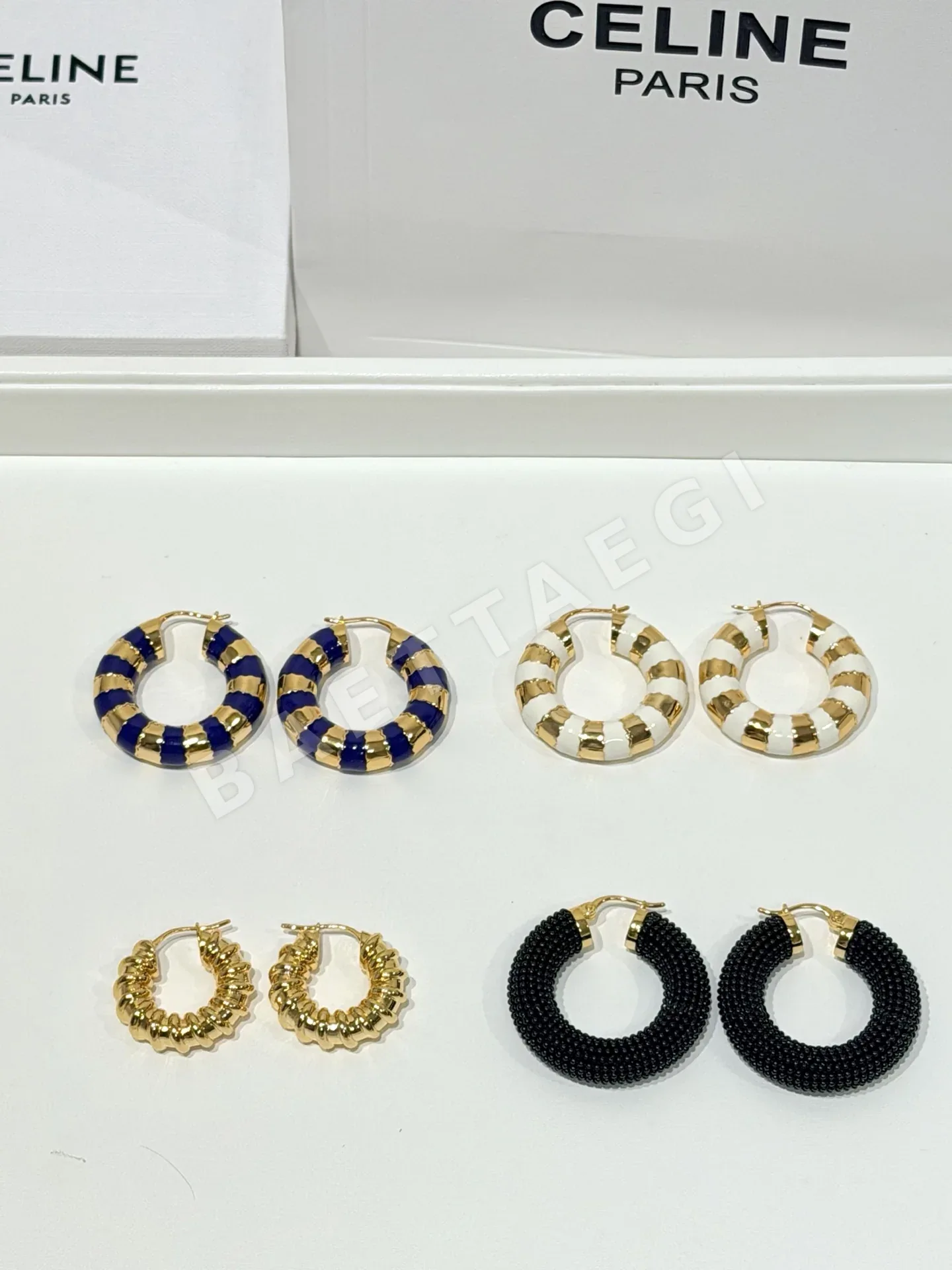셀린느 블랙 비즈 에나멜 후프 귀걸이 149976