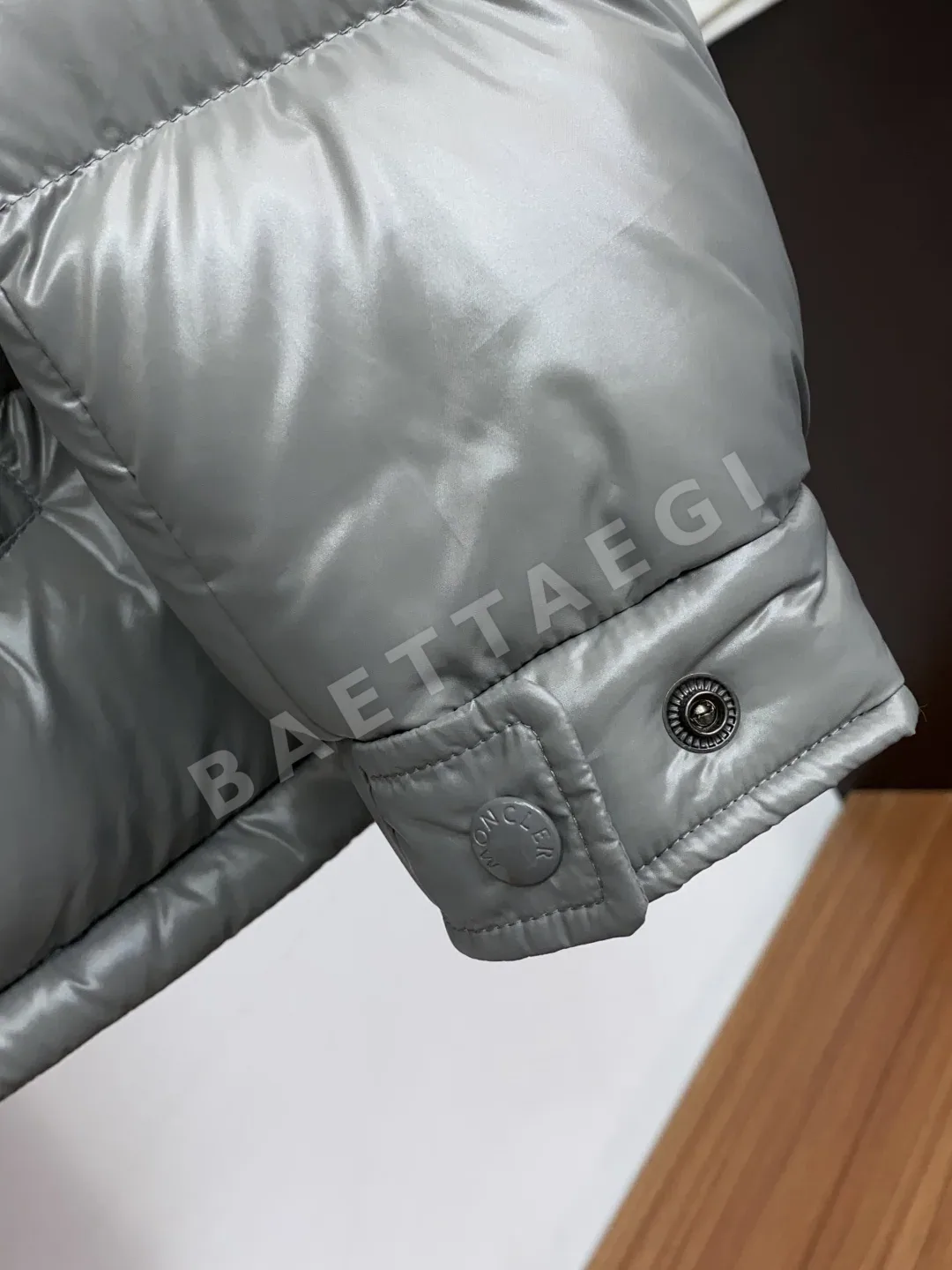 몽클레르 마야(Moncler Maya) 후드 쇼트 다운 자켓 상세 이미지 6