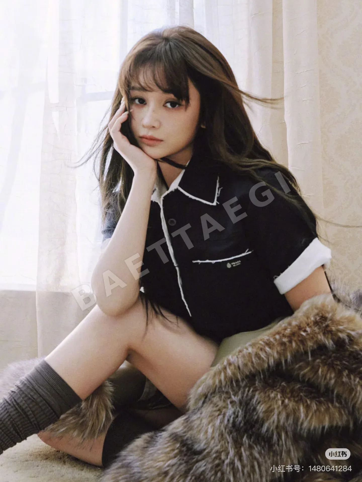 프라다 컬러 블록 프릴 카라 여성 반팔 티셔츠 상세 이미지 9