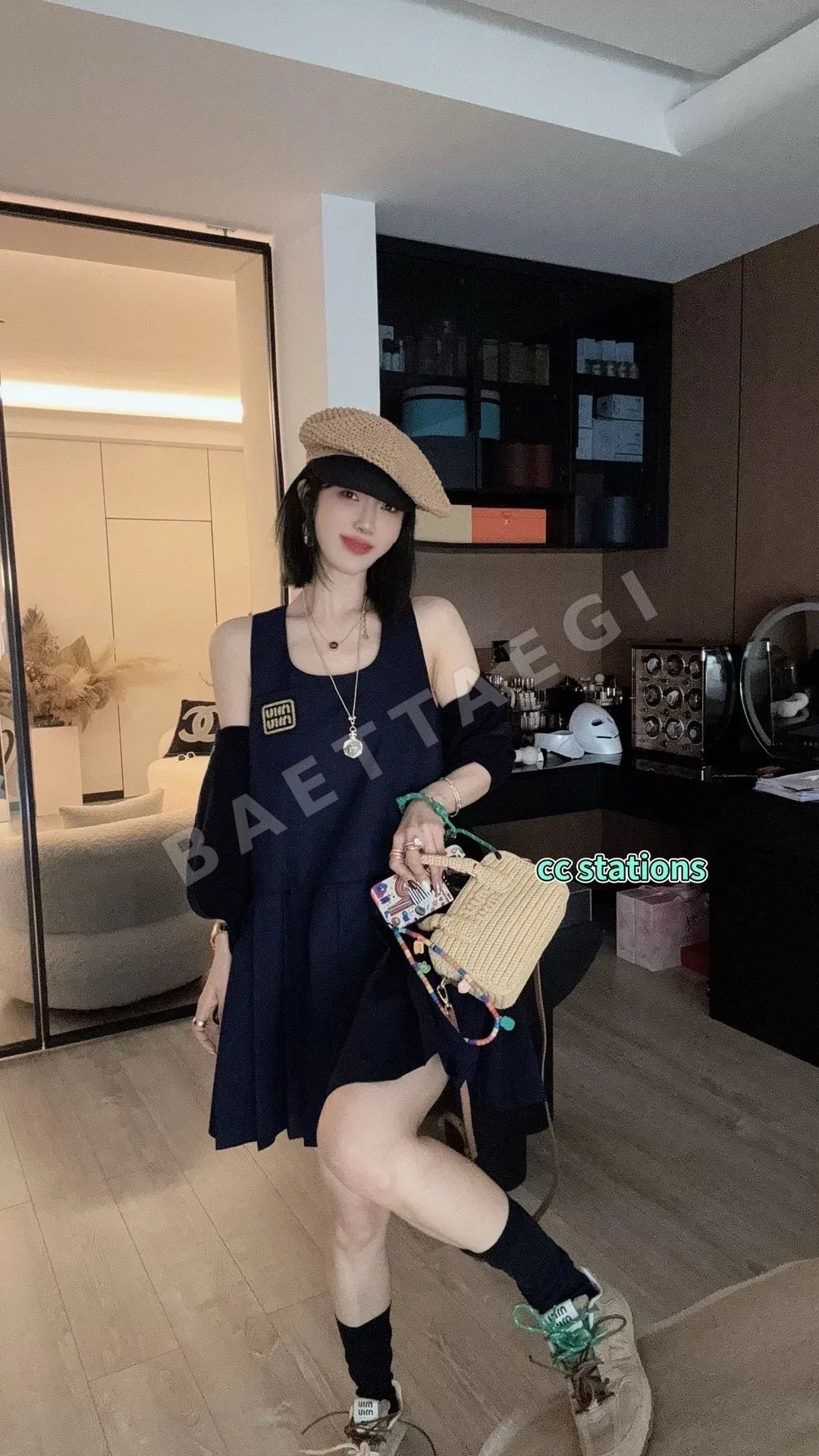 미우미우 레터 장식 목걸이 상세 이미지 3