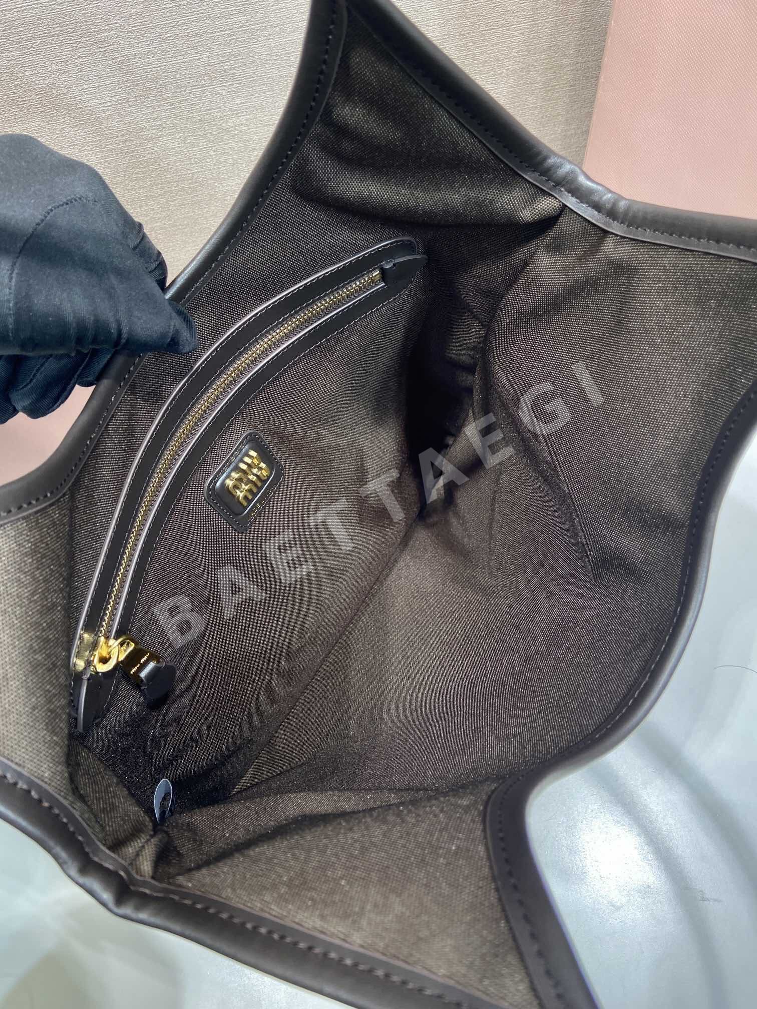 미우미우 코듀로이 토트백 5BG231 상세 이미지 8