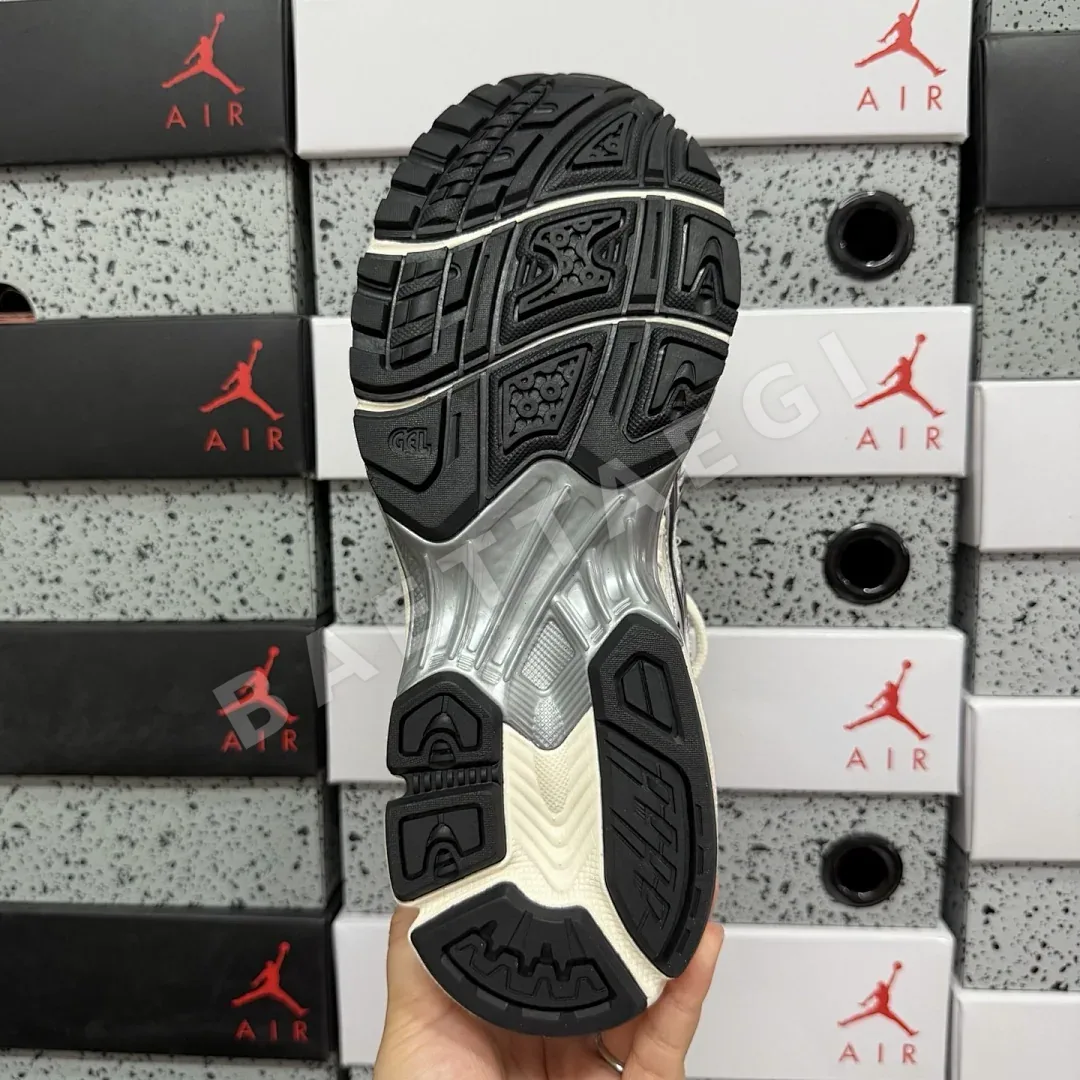 아식스 [TOP] 젤 카야노 14 1201A457-101 200309 Asics Gel-Kayano 14 JJJJound Silver Black 상세 이미지 3