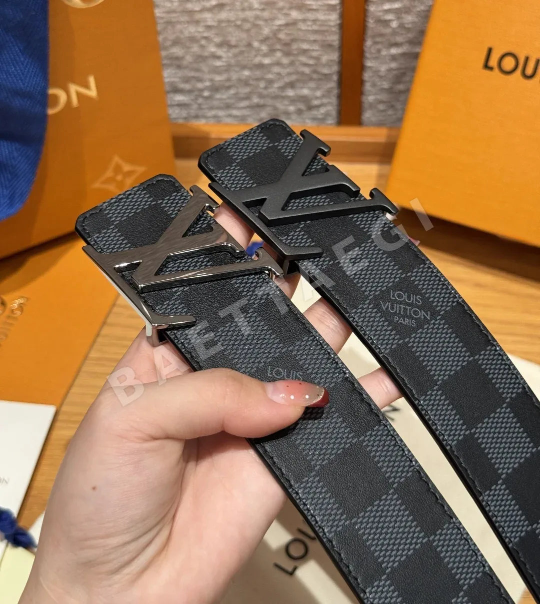 루이비통 이니셜 40mm 리버시블 가죽 벨트 상세 이미지 2