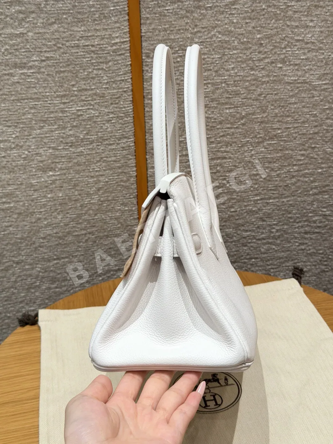 에르메스 버킨 숄더백 화이트&로즈사쿠라 29 CM 상세 이미지 4