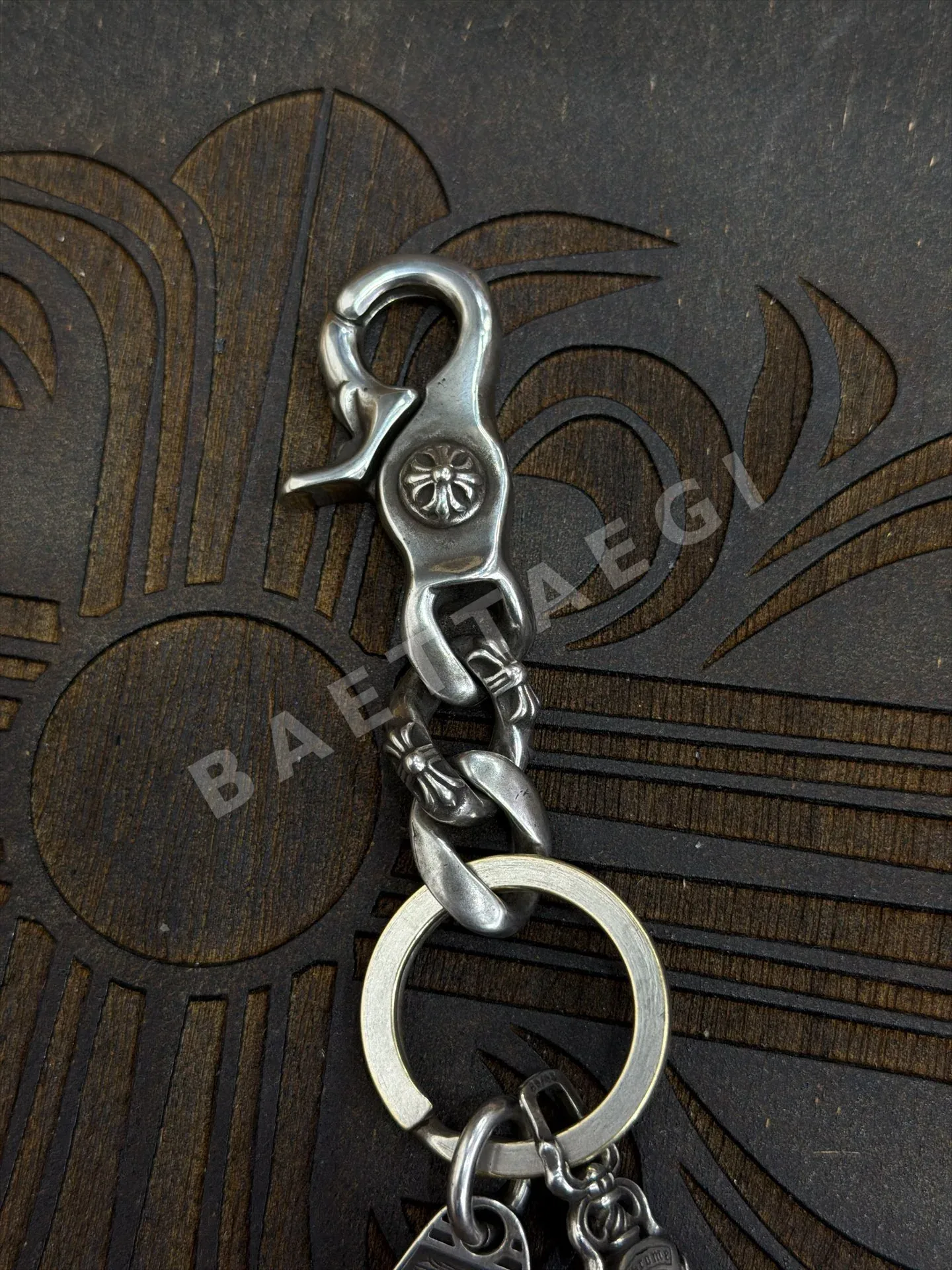 크롬하츠 은도금 호텔 키 사인 키링 상세 이미지 3