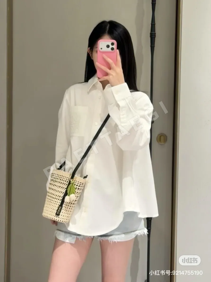 로에베 화이트 아나그램 자수 여성 셔츠 114855