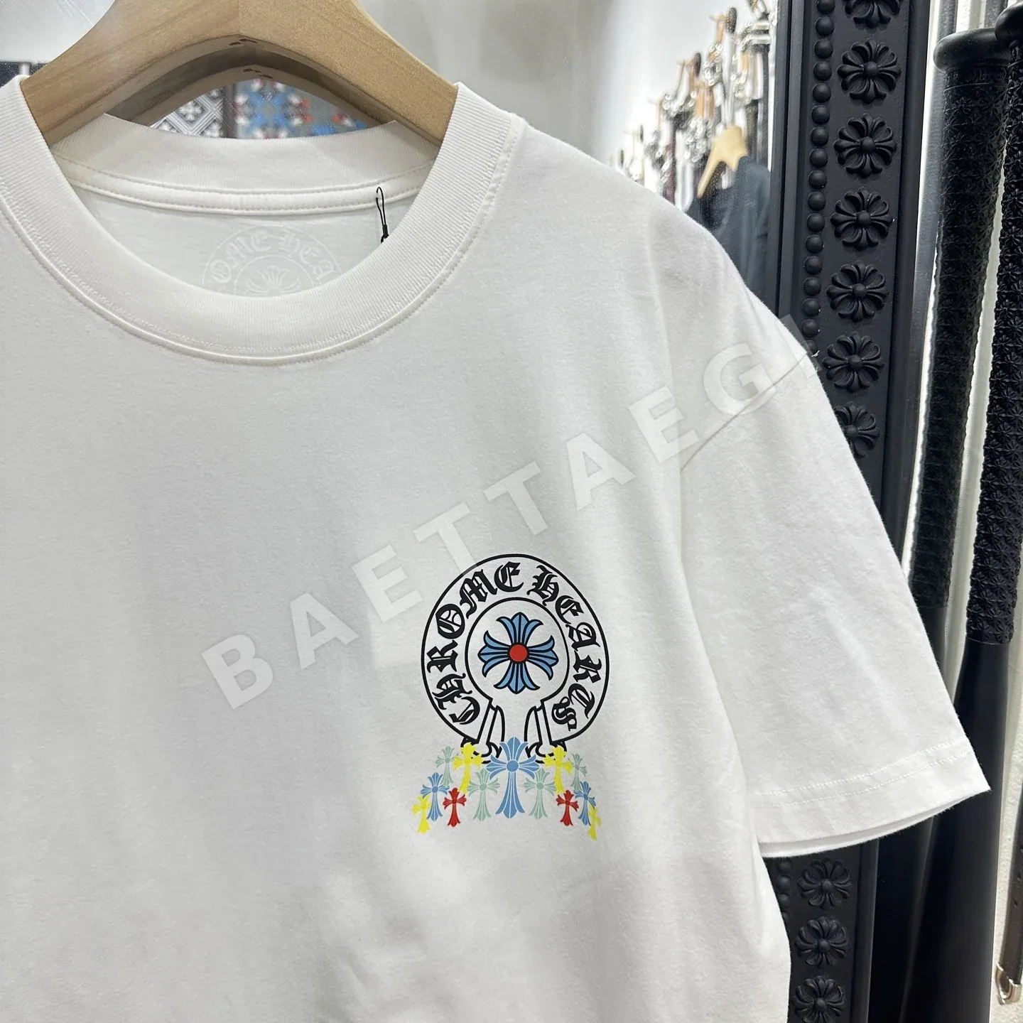 크롬하츠 화이트호스슈 컬러 크로스 남성 반팔 상세 이미지 6
