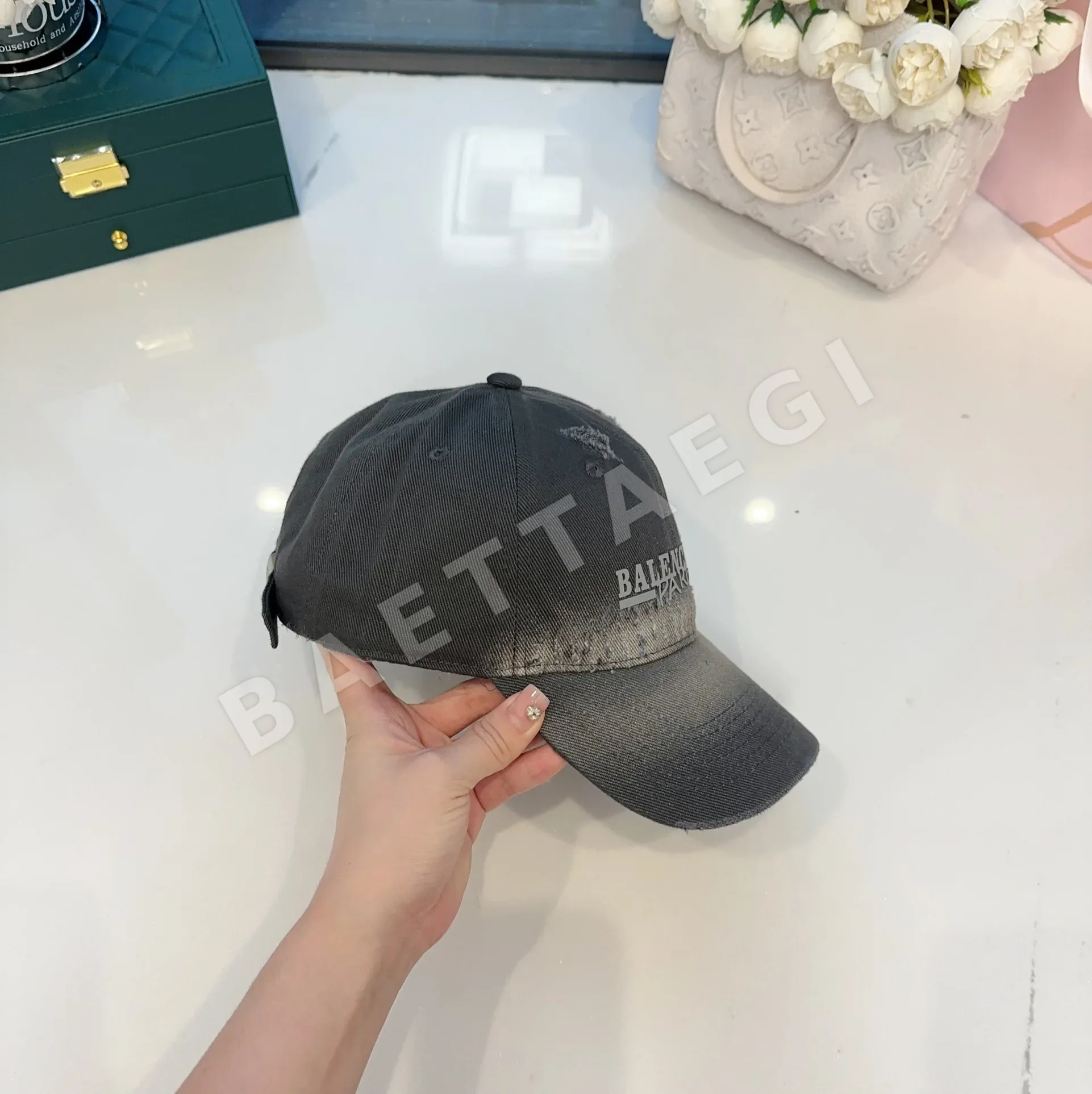 발렌시아가 타이다이 워시드 베이스볼 캡 상세 이미지 2