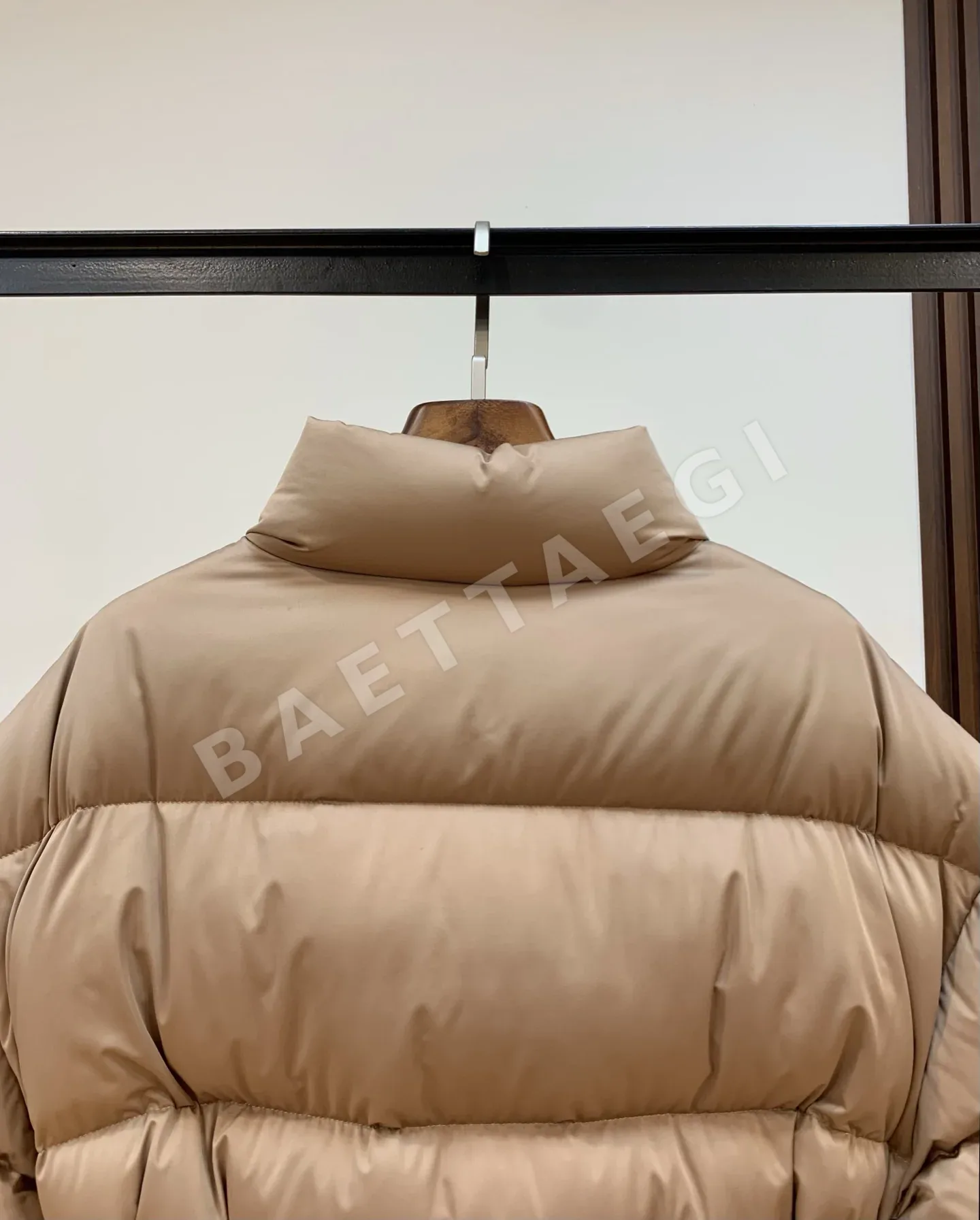 셀린느 화이트 구스 다운 여성 패딩 상세 이미지 4