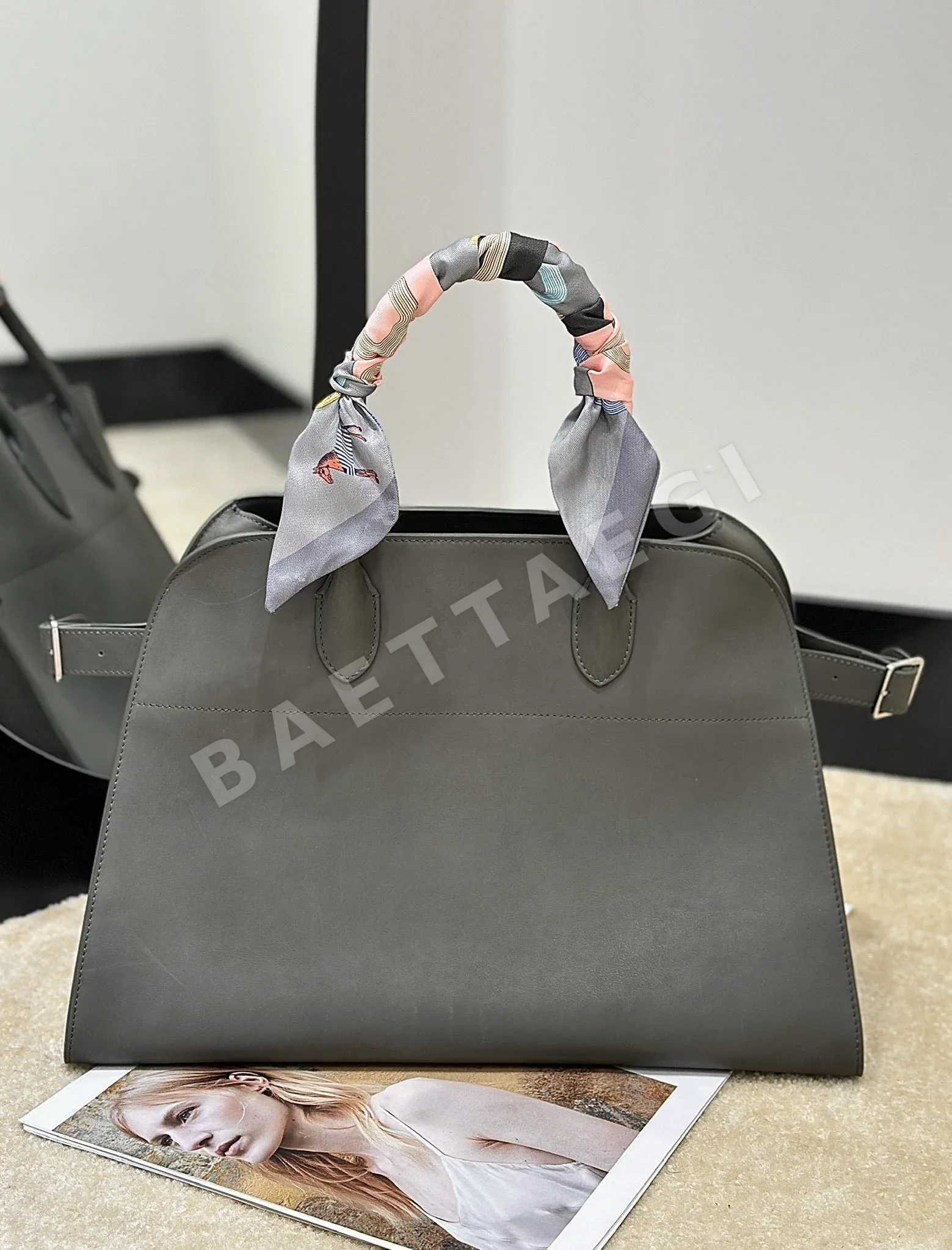 더로우 순정 새들 가죽 핸드백 75972