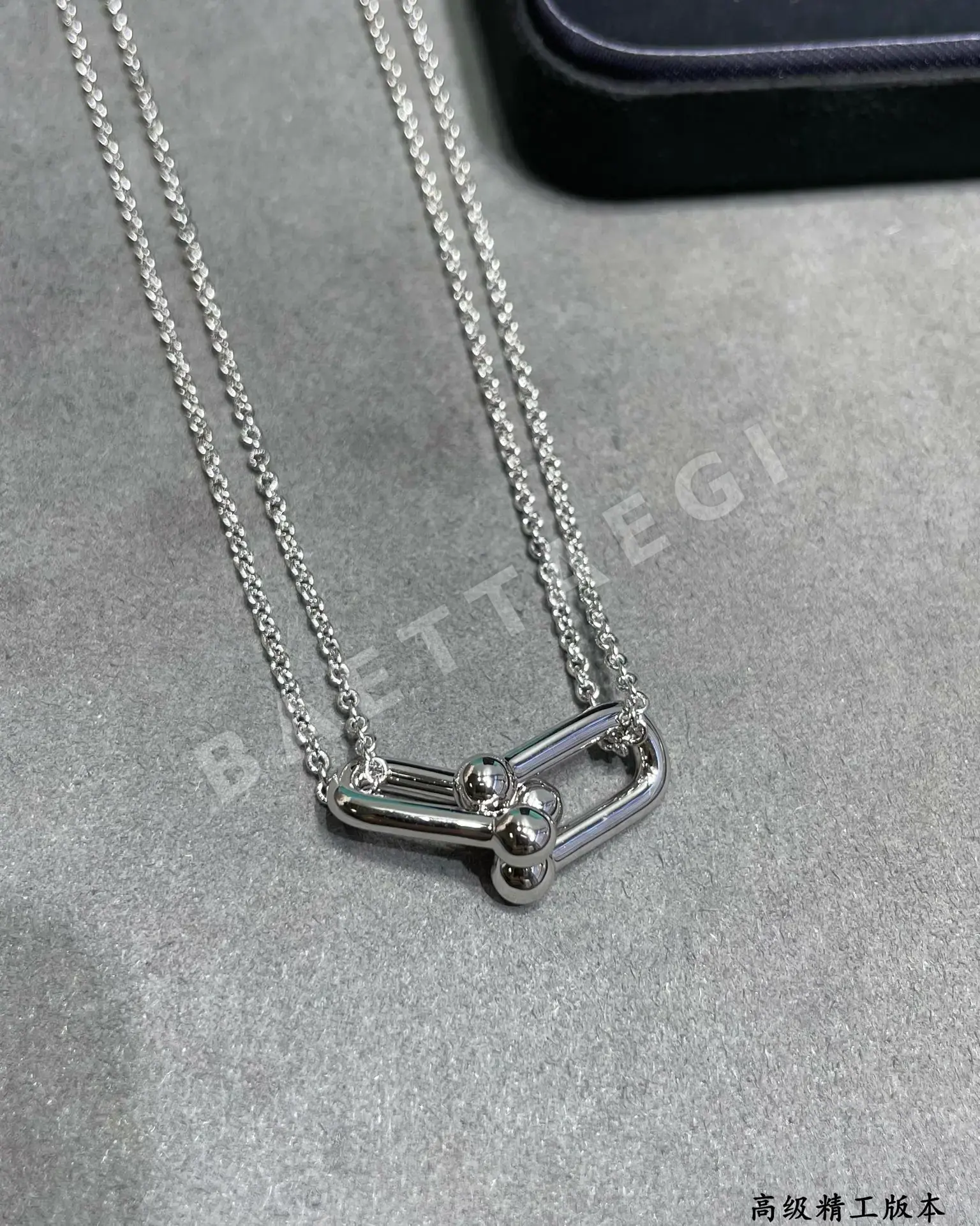 티파니 더블 링 말굽 클래프 골드 목걸이 상세 이미지 7
