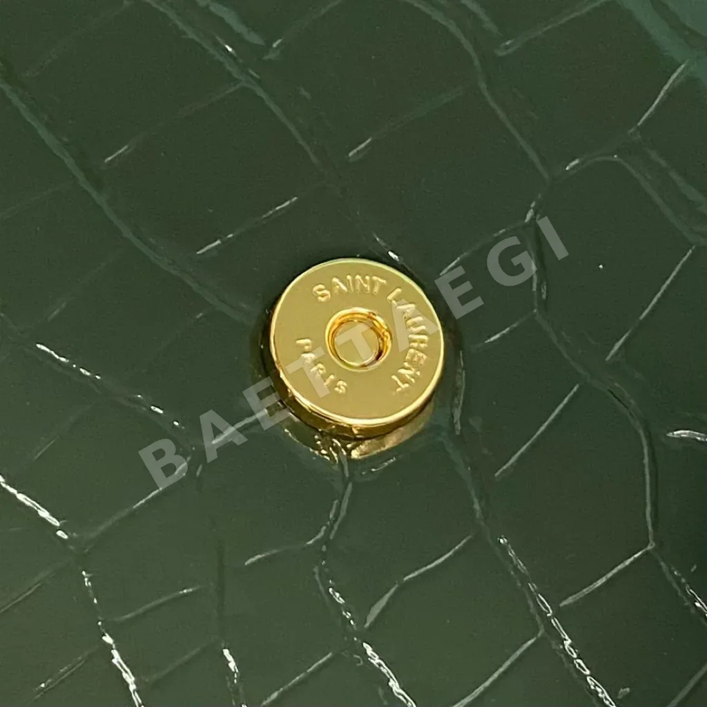 생로랑 크로커다일 패턴 가죽 가방 상세 이미지 5