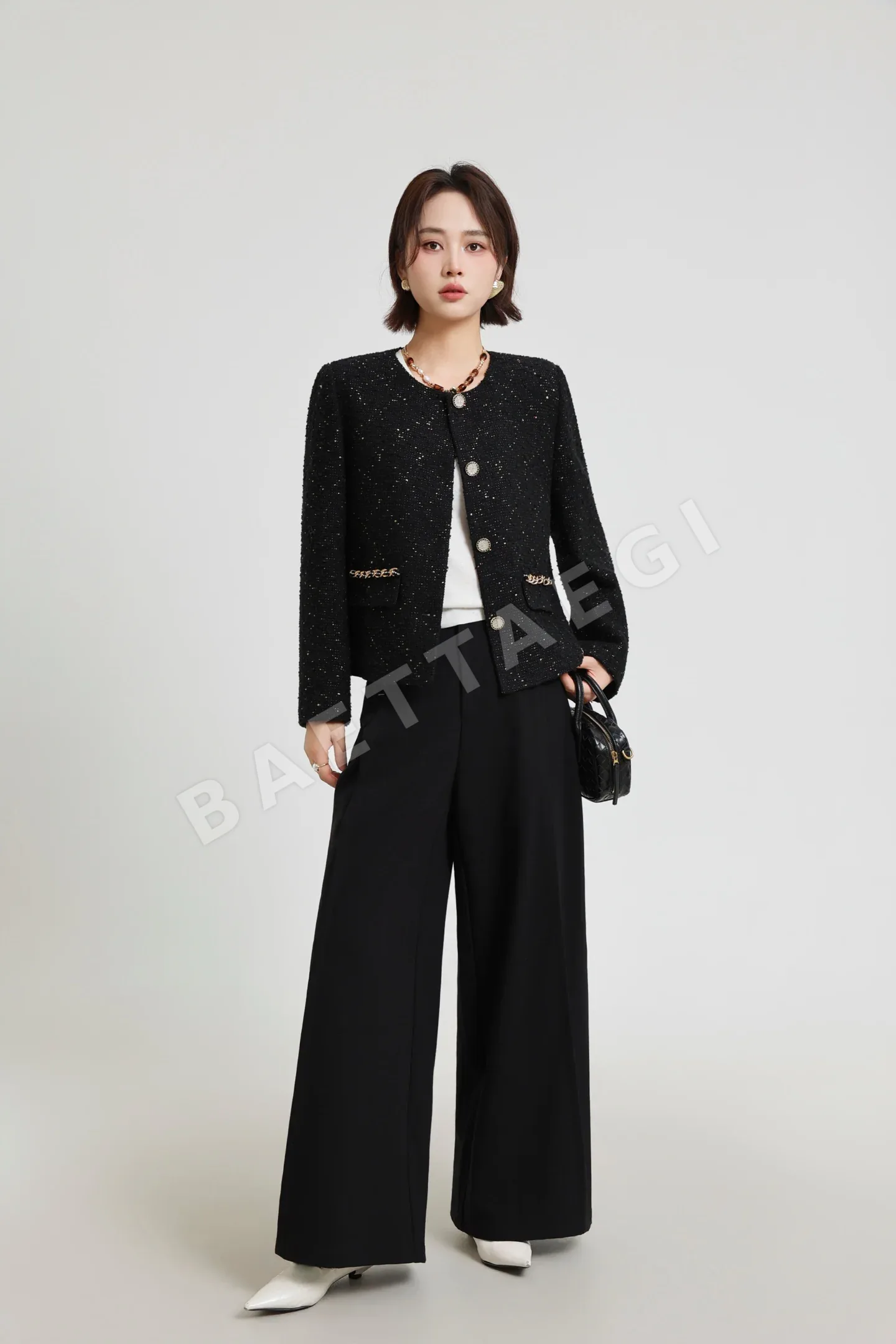 샤넬 금장 라인스톤 단추 여성 자켓 163742