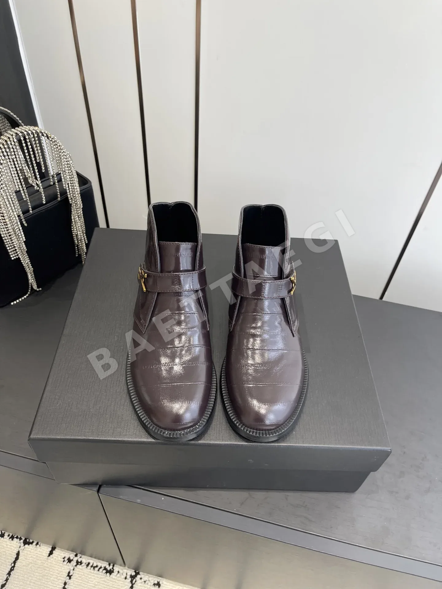 생로랑 브로그 로퍼 앵클 부츠 9410